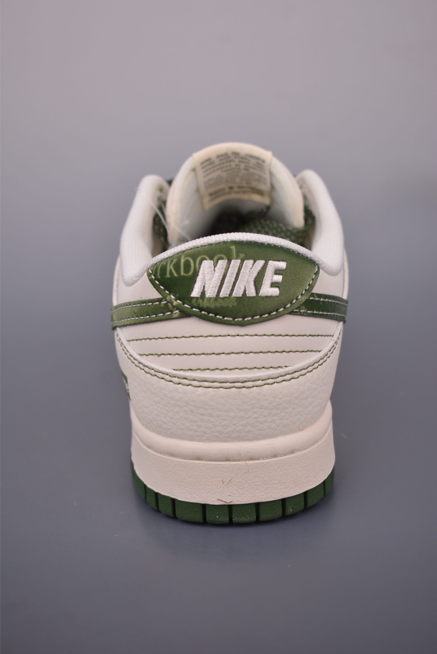 Nike SB Dunk Low Supreme Collab Premium Sneakers - Original Leather 4 i1751060662505 1094 0 3