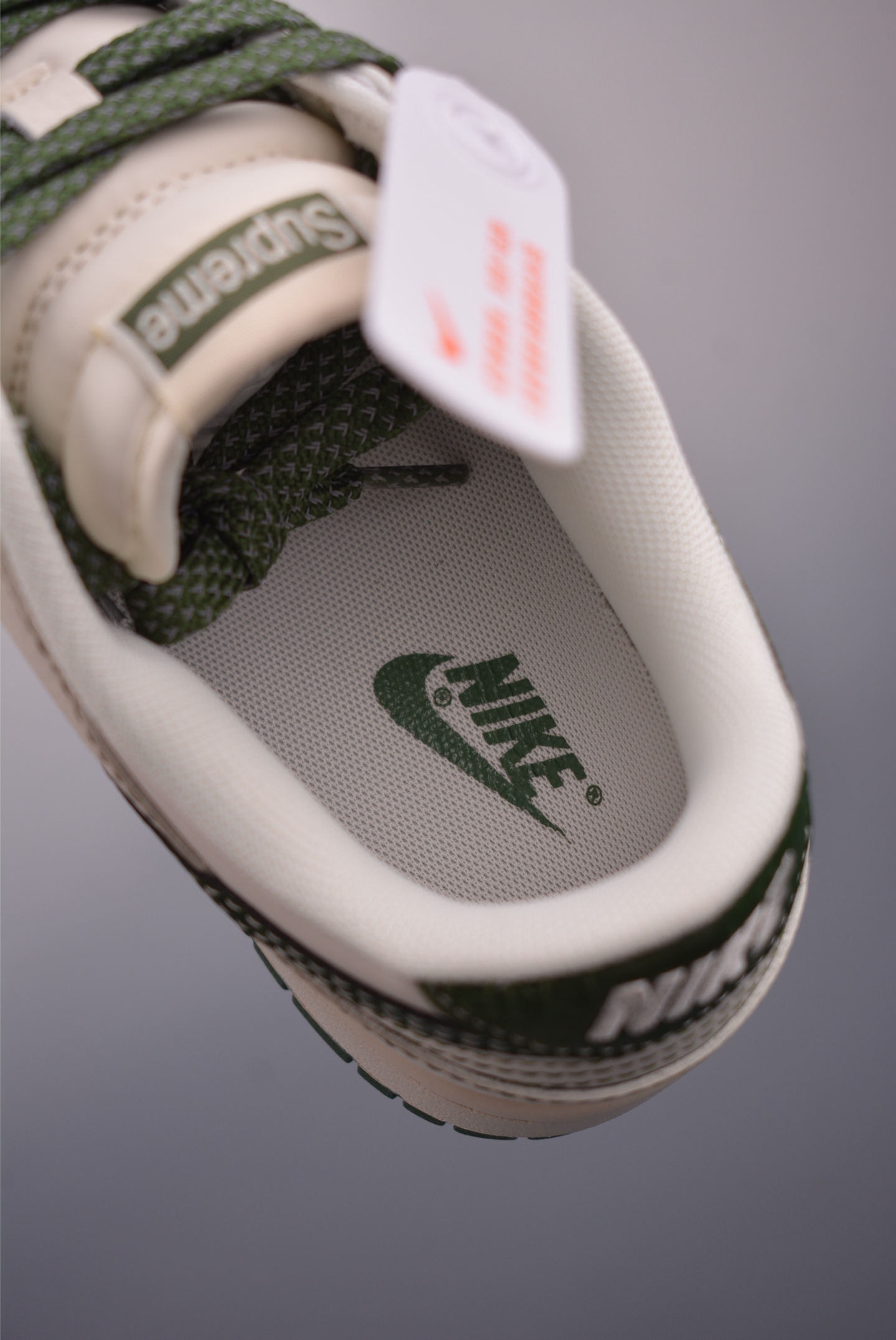 Nike SB Dunk Low Supreme Collab Premium Sneakers - Original Leather 9 i1751060662519 4664 0 8