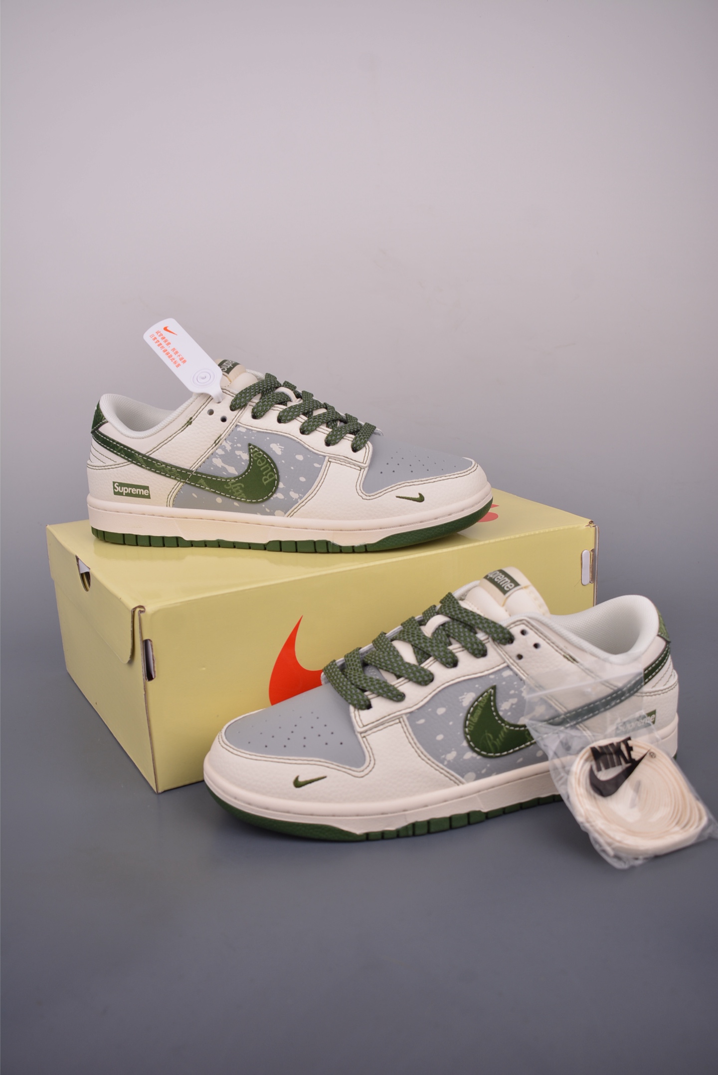 Nike SB Dunk Low Supreme Collab Premium Sneakers - Original Leather 5 i1751060662553 4949 0 4