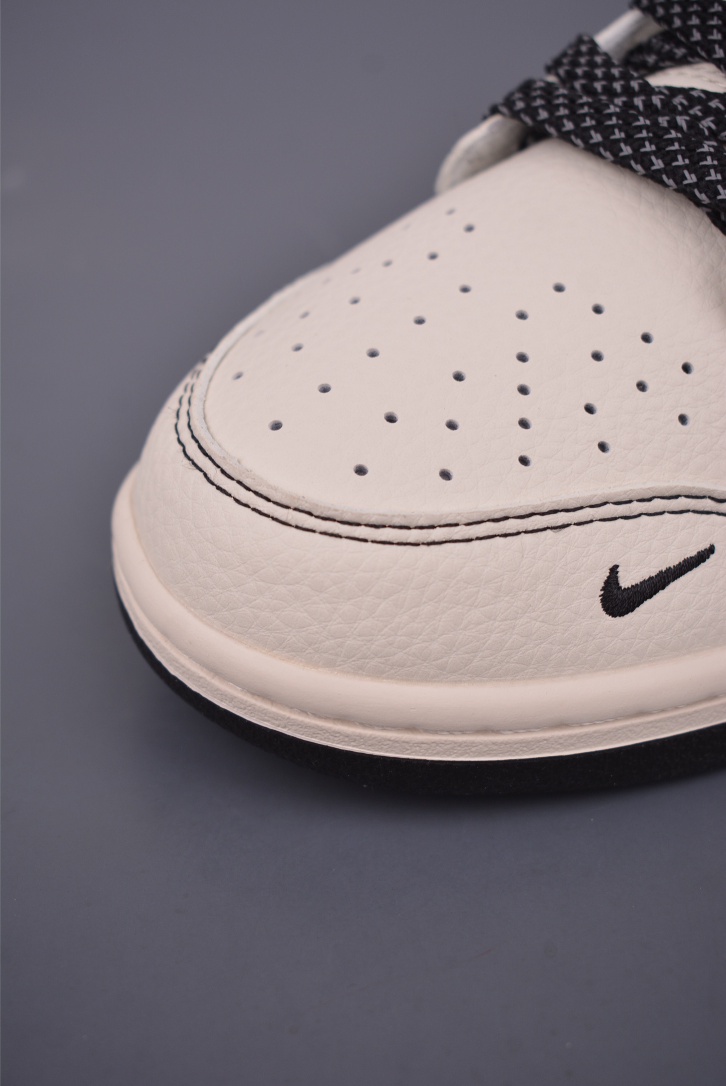 Nike SB Dunk Low White Black Premium Quality, Durable and Comfortable 7 i1751060698413 6236 0 5