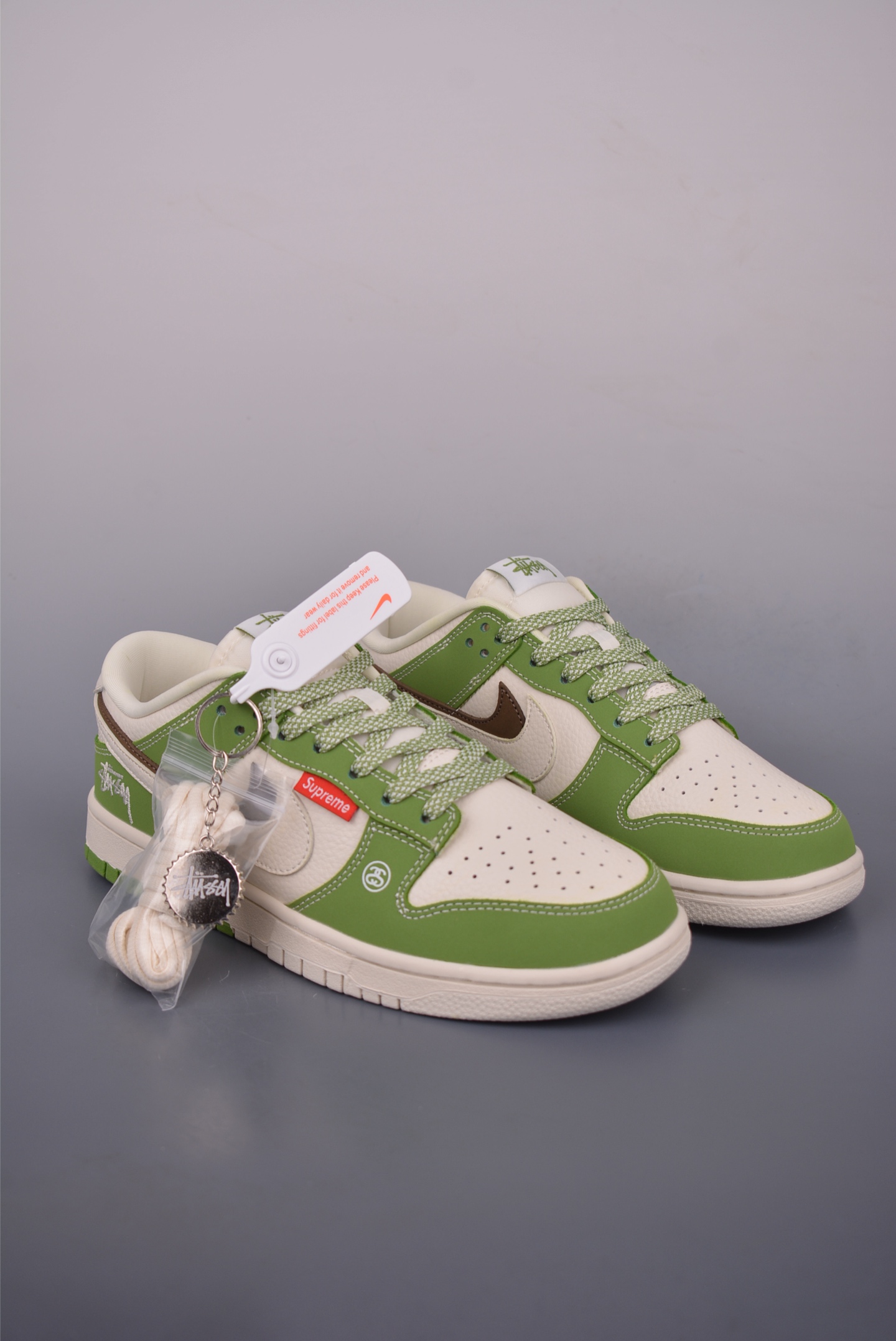 Nike SB Dunk Low Stussy: Premium Quality, Unique Style, Available in Multiple Sizes 2 i1751060747013 9604 0 0