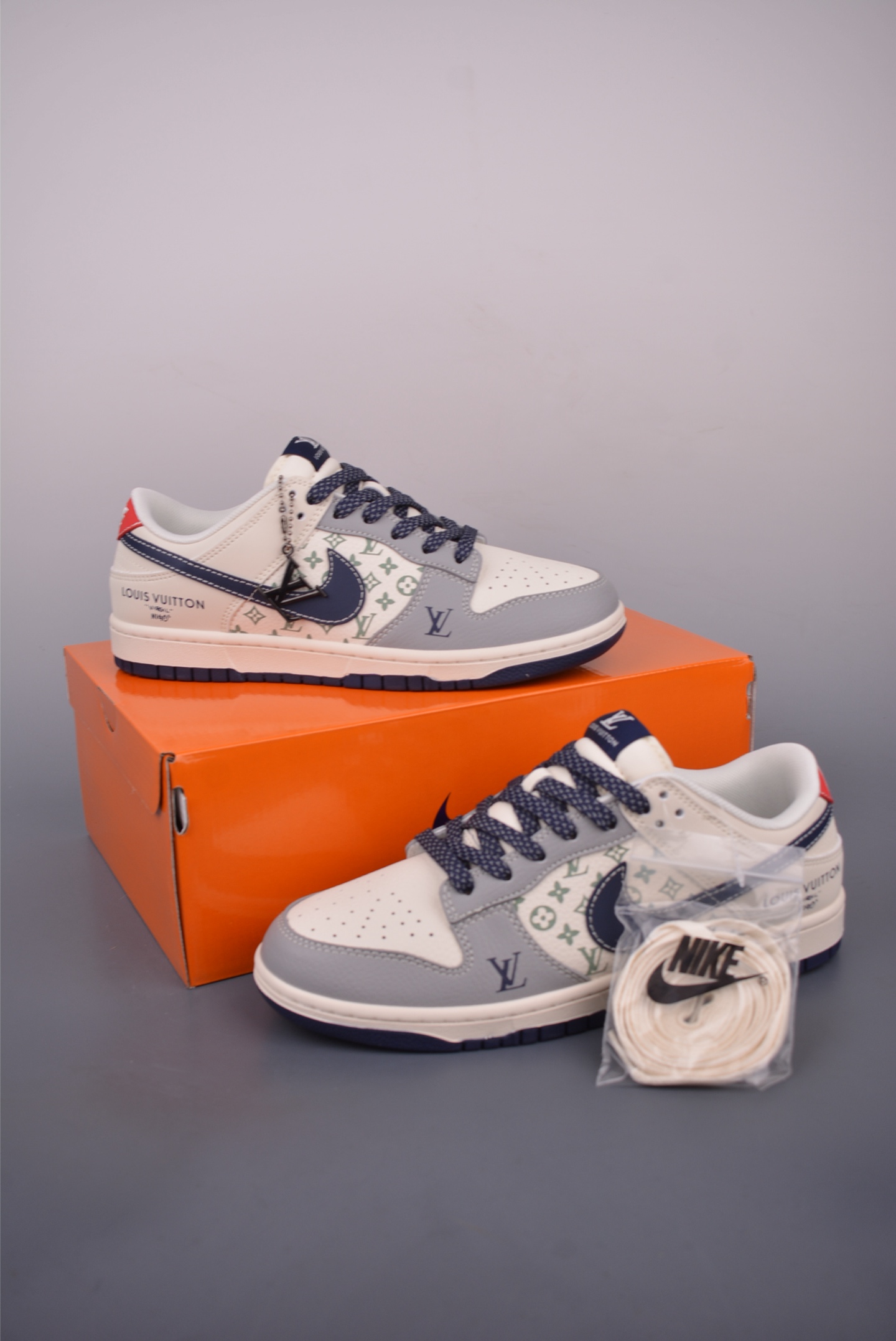 Nike SB Dunk Low Louis Vuitton Collaboration Sneakers 5 i1751060828187 951 0 4