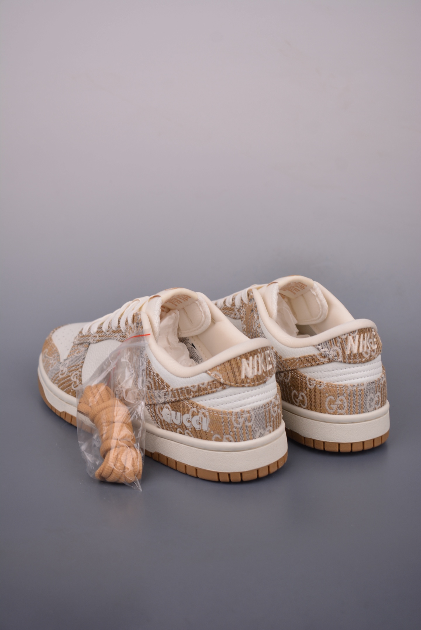 Nike SB Dunk Low Gucci Cream Sneakers Designer Shoes - Limited Edition 2 i1751060870688 7150 0 1