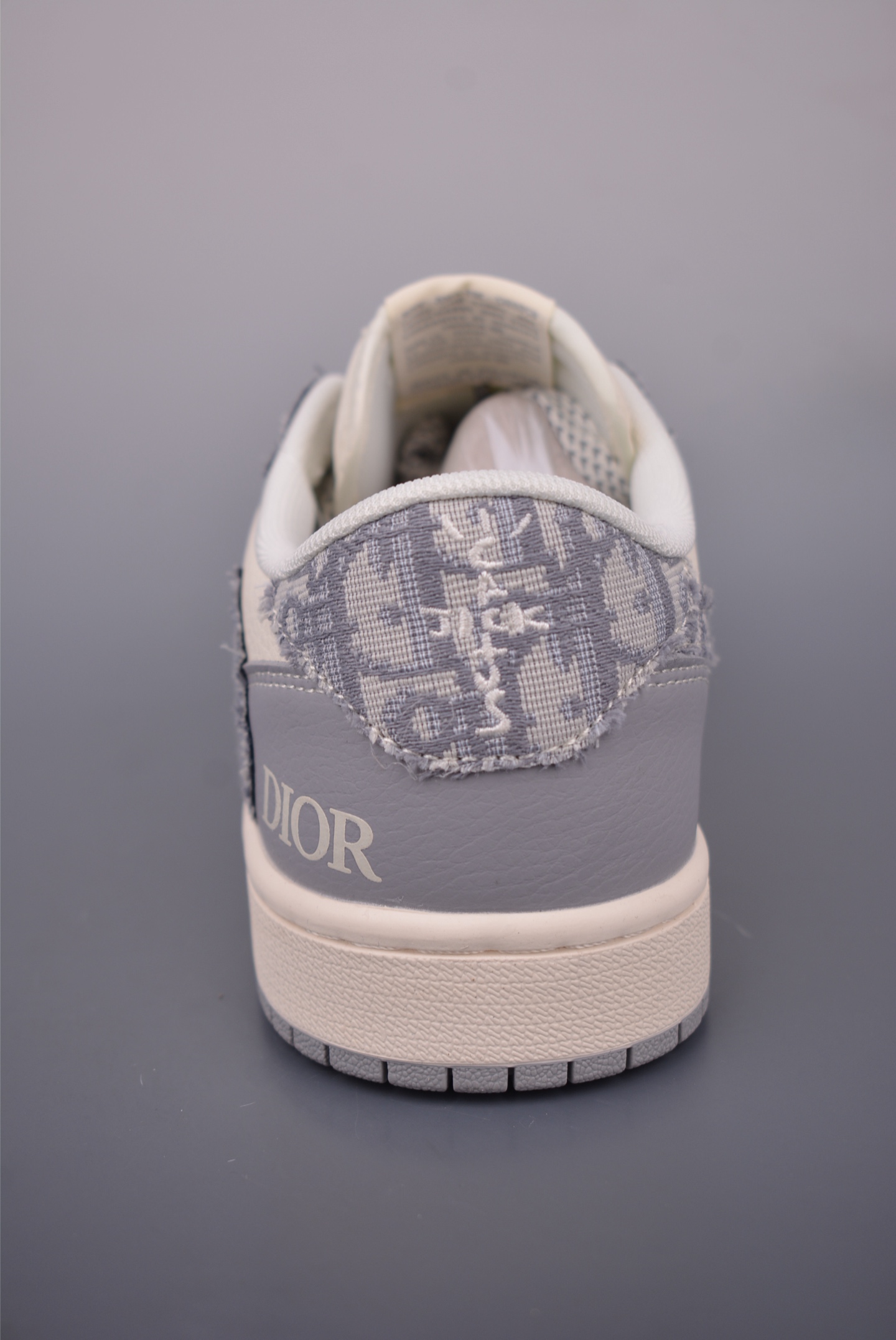 Fragment x Travis Scott x Dior Air Jordan 1 Low Sneakers - Limited Edition 4 i1751060916473 8417 0 3