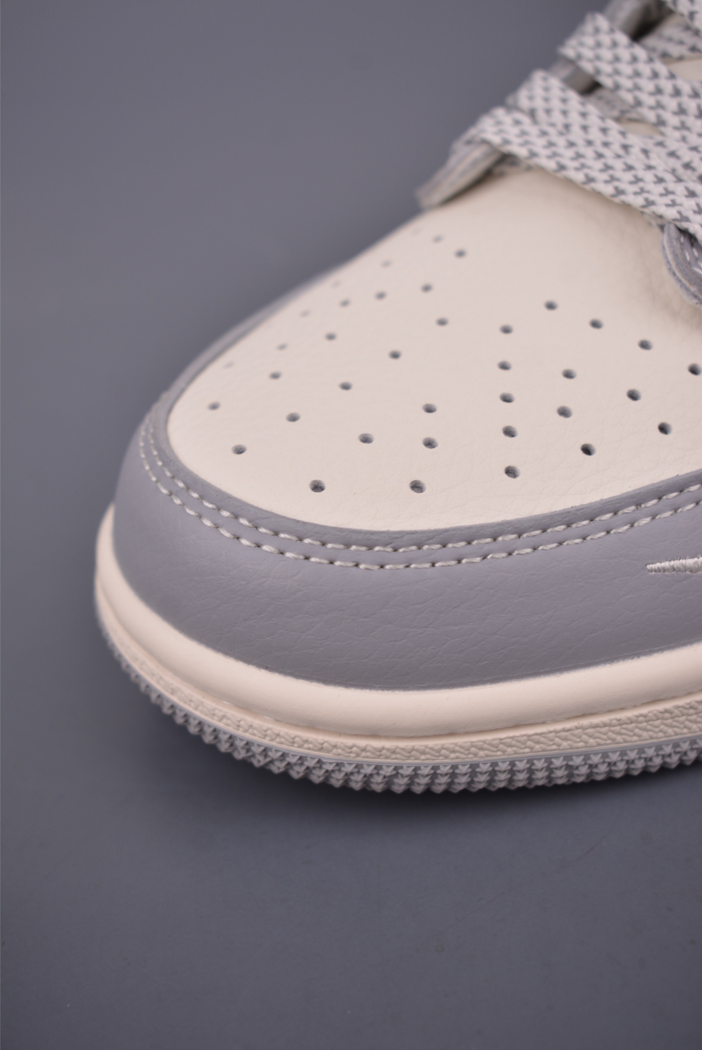 Fragment x Travis Scott x Dior Air Jordan 1 Low Sneakers - Limited Edition 6 i1751060916476 4532 0 5