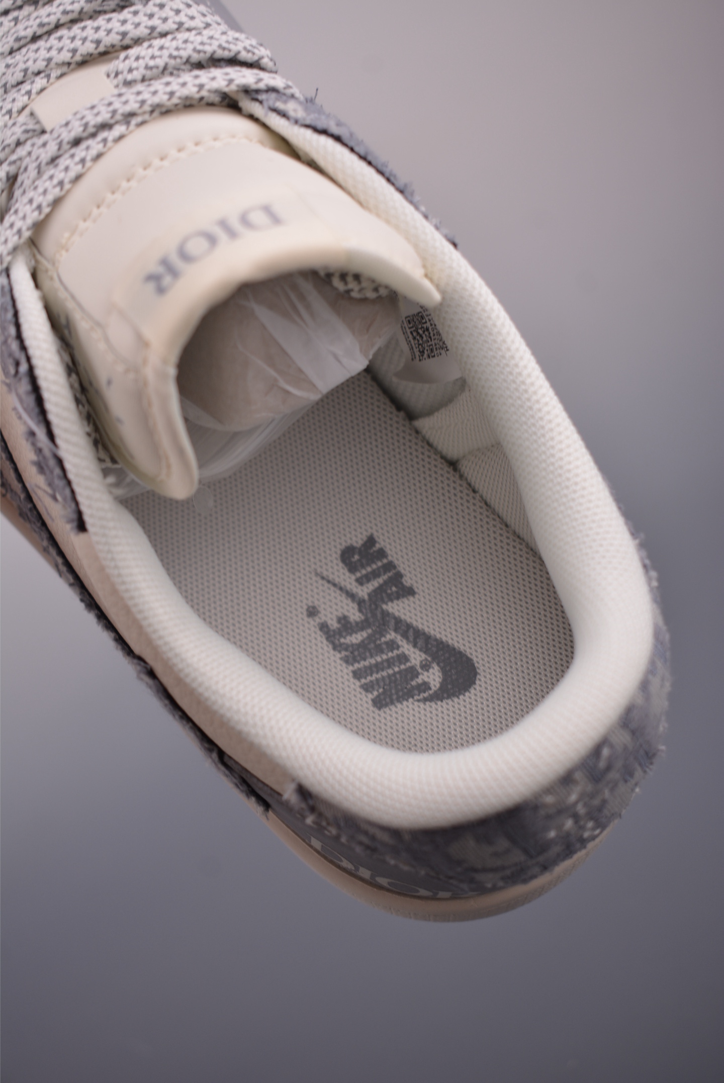 Fragment x Travis Scott x Dior Air Jordan 1 Low Sneakers - Limited Edition 9 i1751060918325 4905 0 8