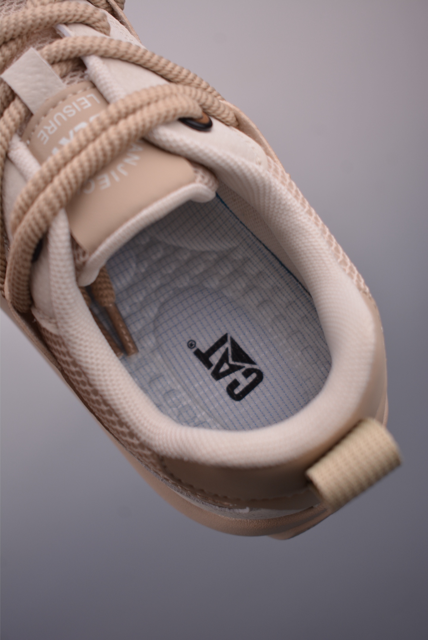 200 CAT卡特 户外夏季透气 休闲马丁靴系列 PWC442731