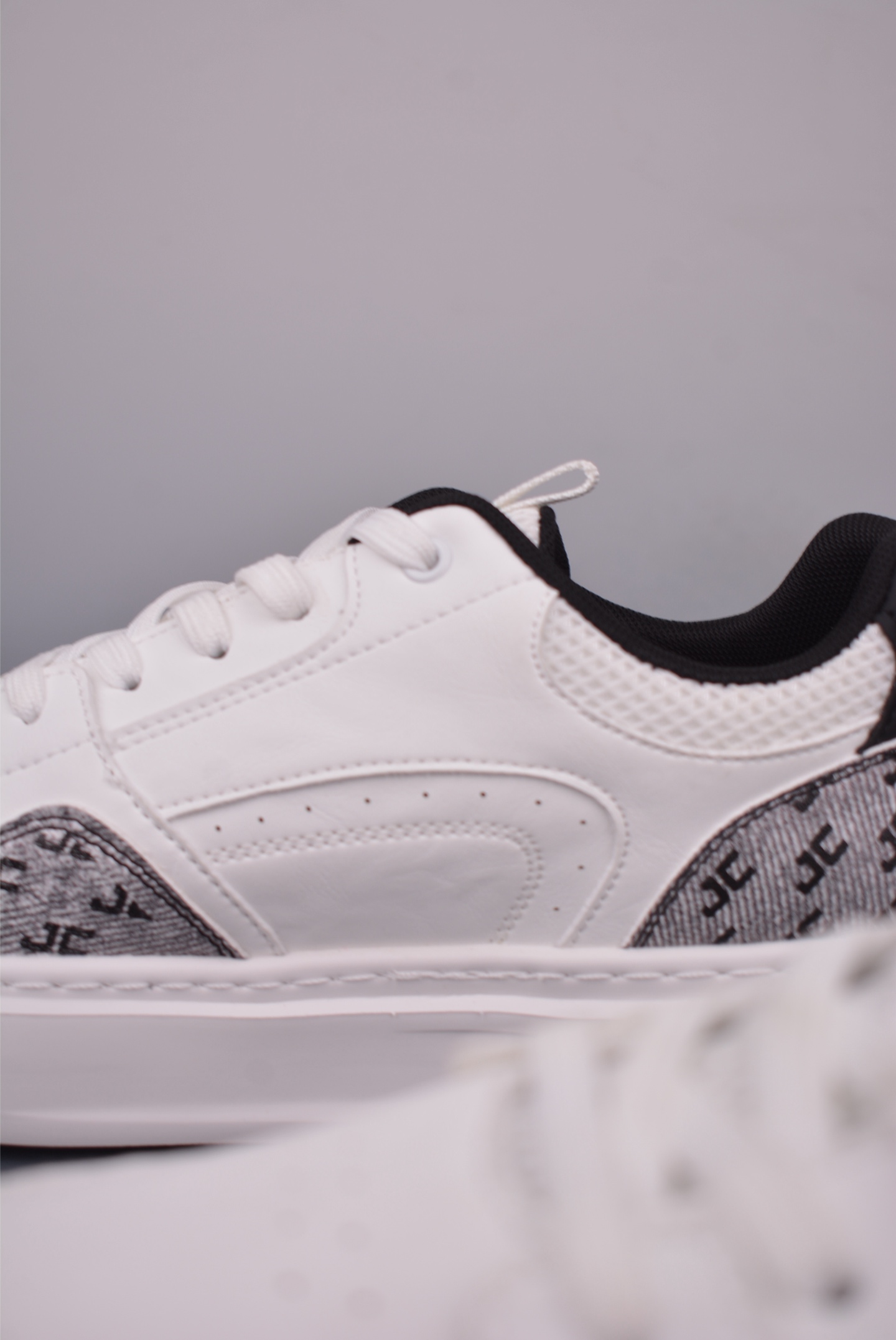 BOSS Hugo Boss Men's Leather Sneakers - Stylish, Comfortable, and High-End Design 9 i1751061491790 4750 0 7