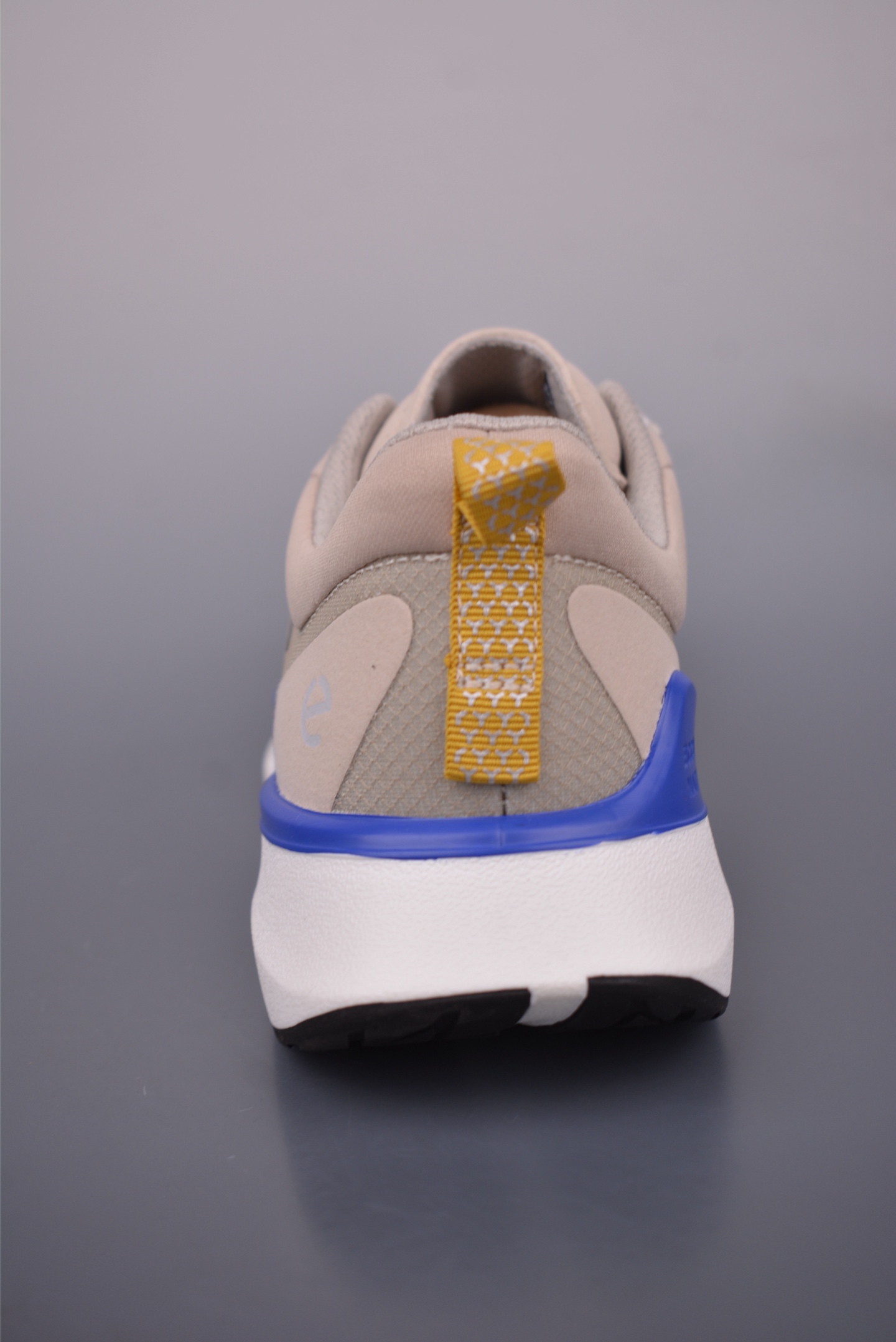 Ecco Men's 2025 Lightweight Leather Sneakers - Stylish, Comfortable, and Durable 4 i1751063560836 6280 0 3