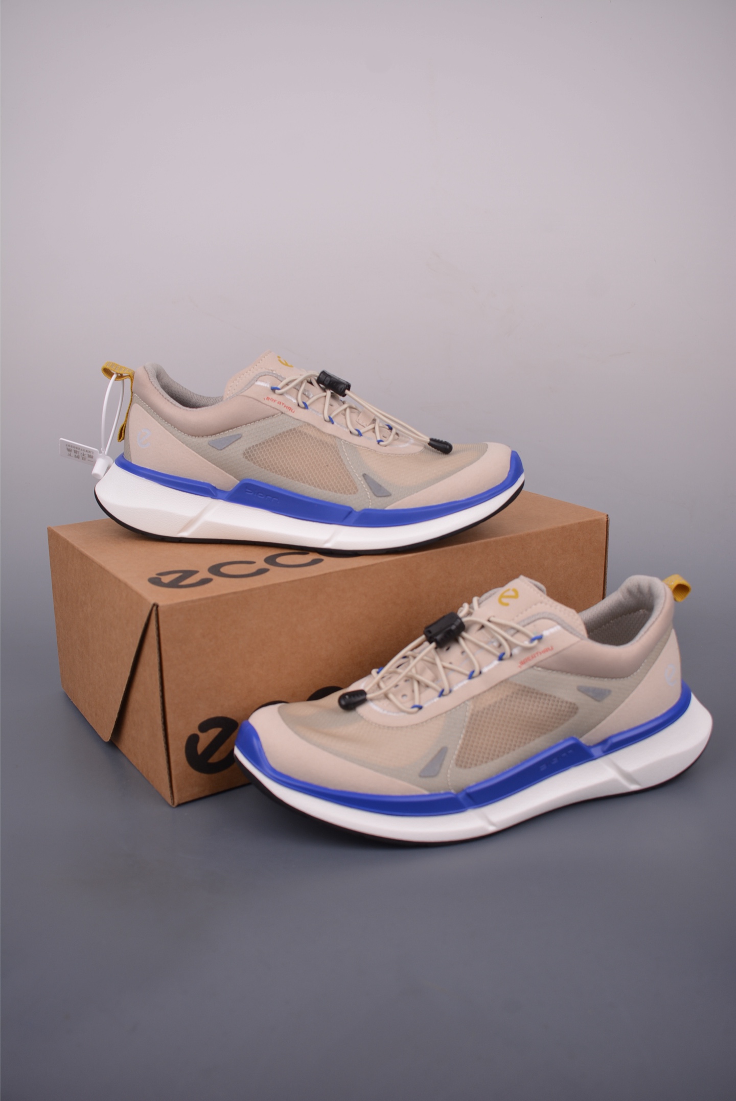 Ecco Men's 2025 Lightweight Leather Sneakers - Stylish, Comfortable, and Durable 5 i1751063568363 9578 0 4