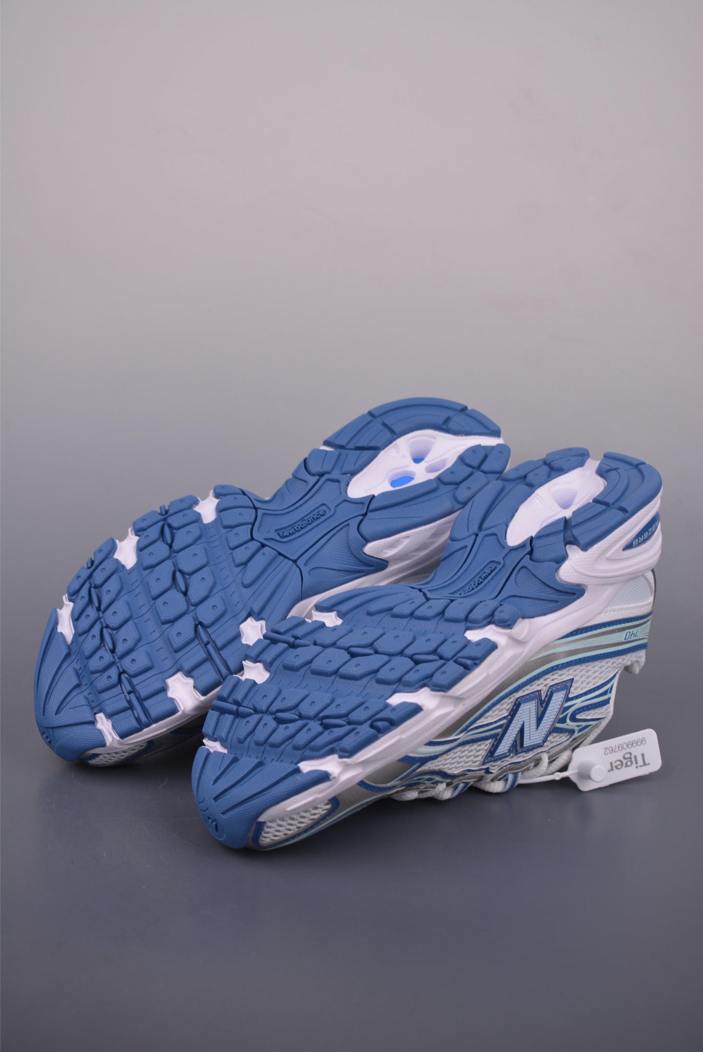 New Balance 740 Retro Running Shoes - Fashion Sneakers for Women 3 i1751144140990 2445 0 2