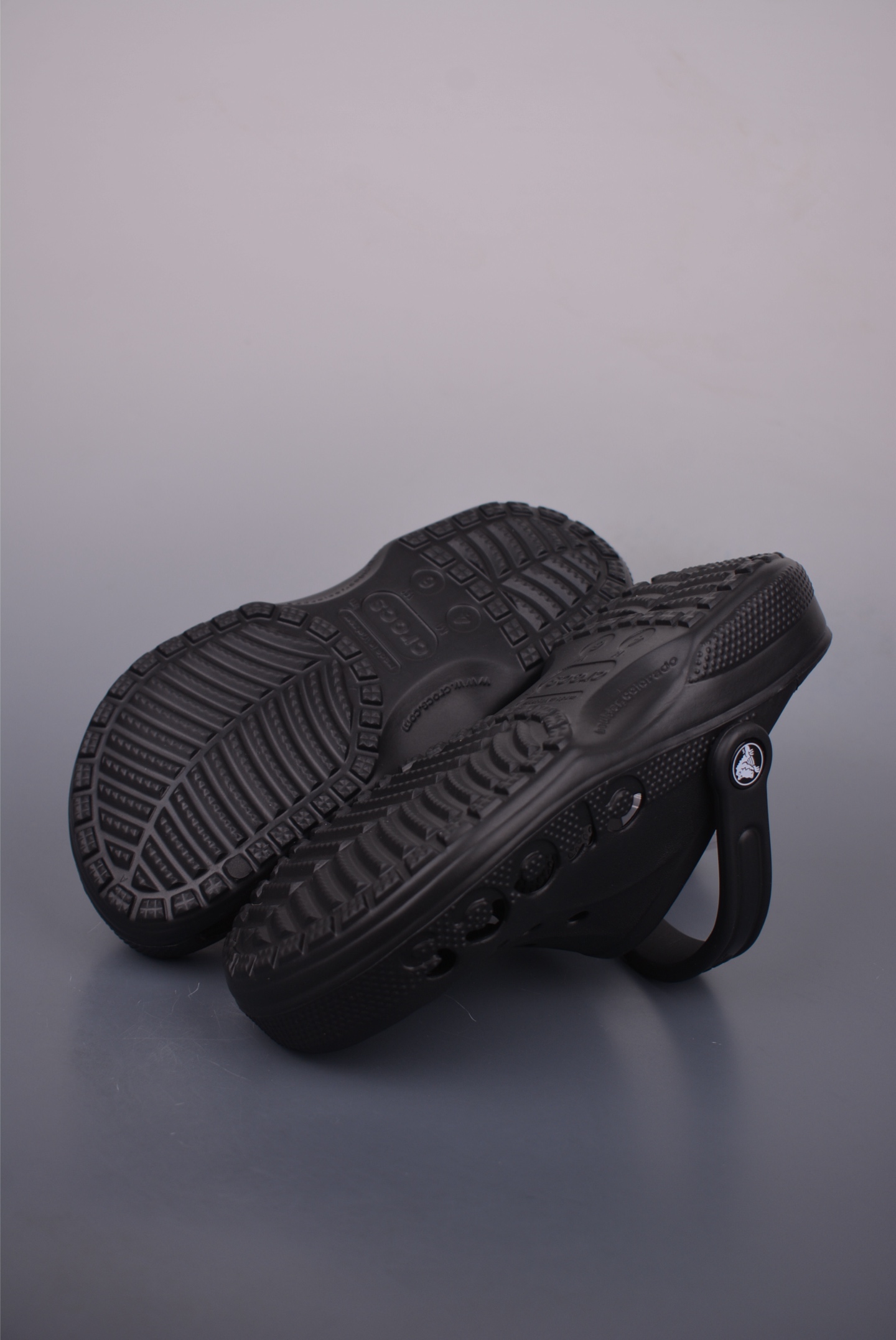 Crocs Unisex Classic Clog | Lightweight & Comfortable Slip On Water Shoe 4 i1751145182587 1443 0 2