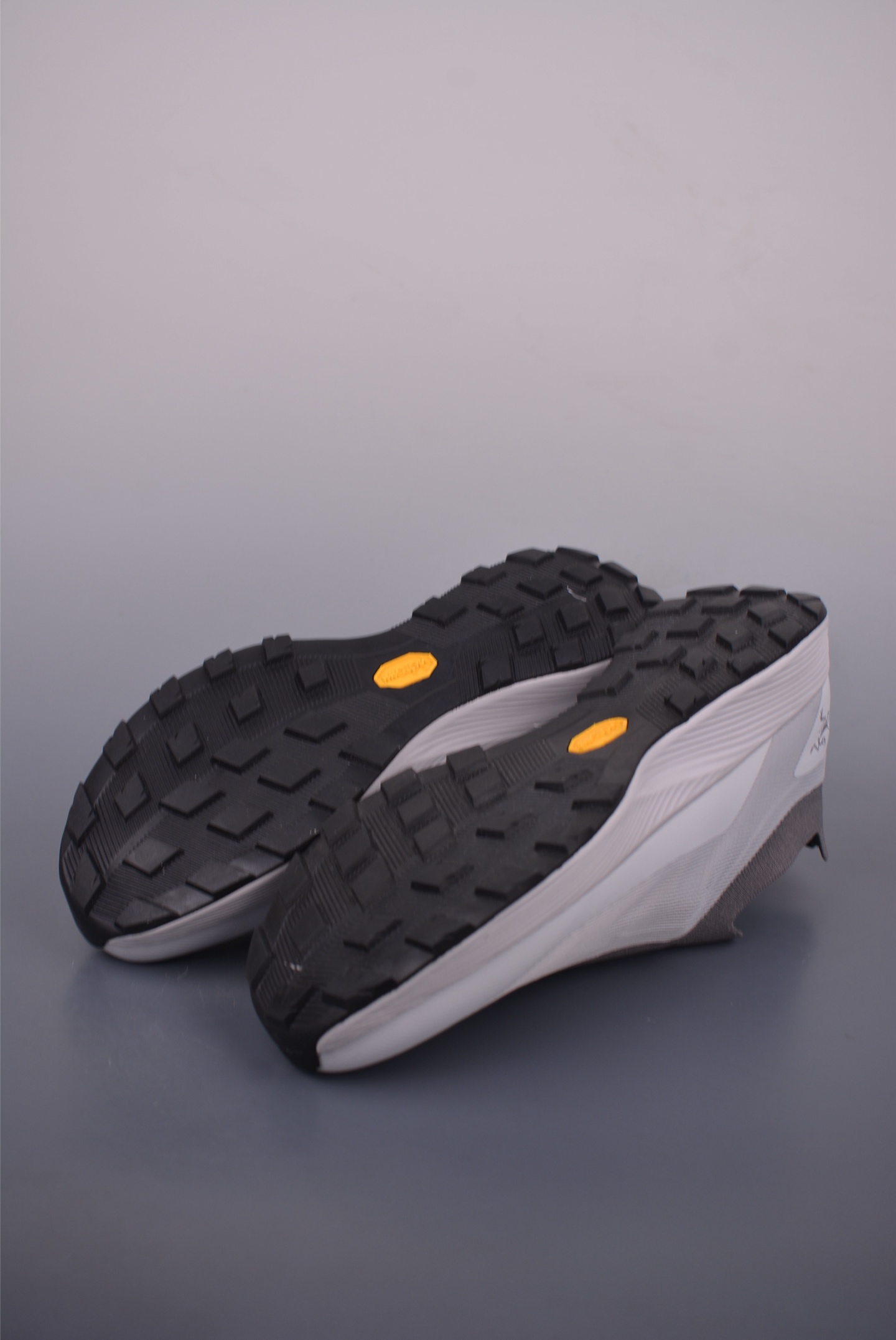 Arc'teryx Konseal LT Trail Running Shoes - Breathable, Lightweight, and Durable 3 i1751145405835 8947 0 2