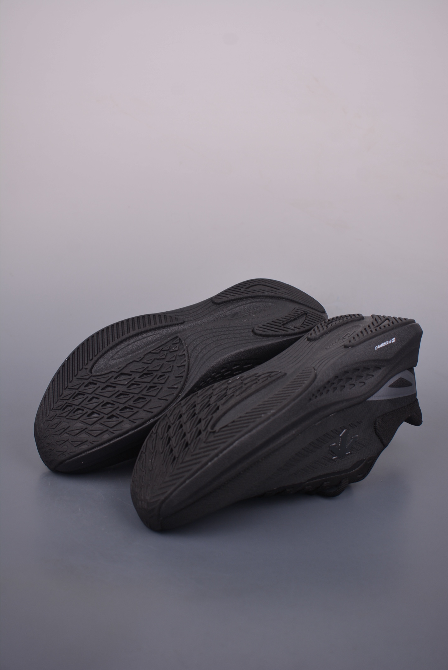 220 DESCENTE迪桑特 RUN STEP轻盈缓震透气鞋面 SQ123RRN14