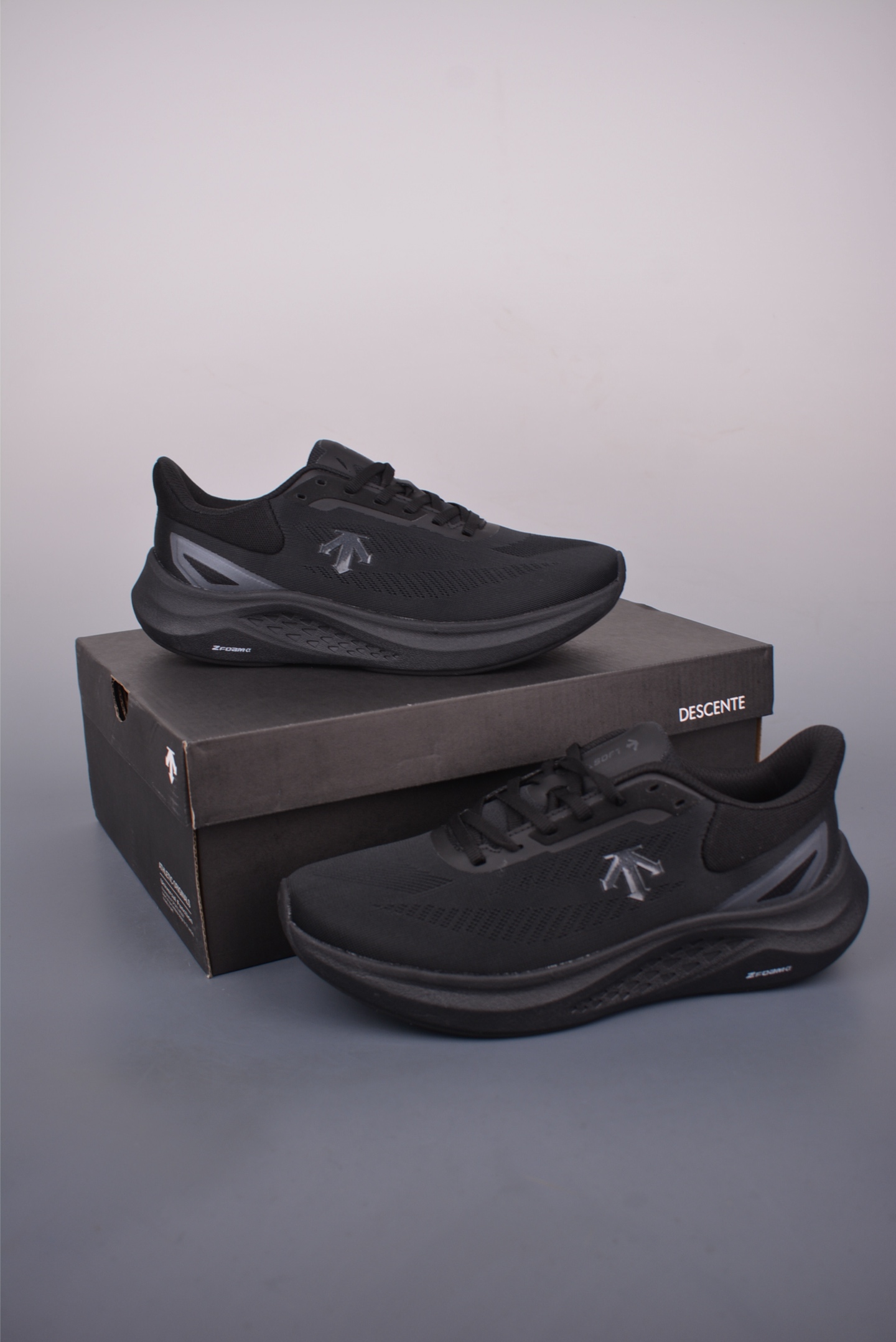 220 DESCENTE迪桑特 RUN STEP轻盈缓震透气鞋面 SQ123RRN14