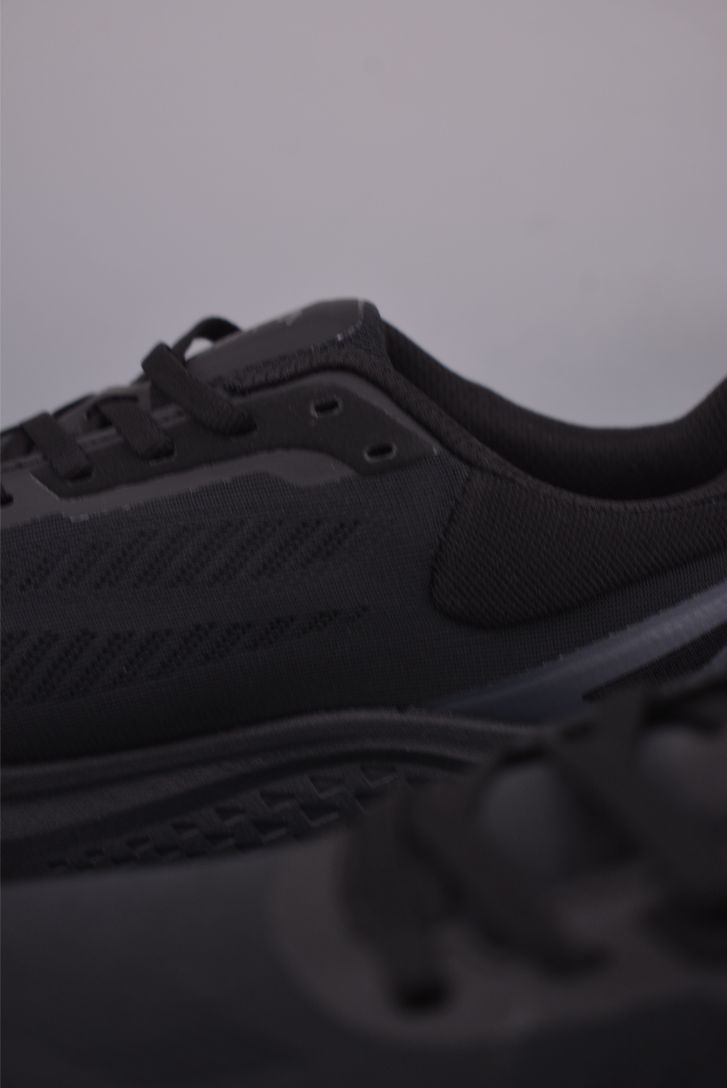 220 DESCENTE迪桑特 RUN STEP轻盈缓震透气鞋面 SQ123RRN14