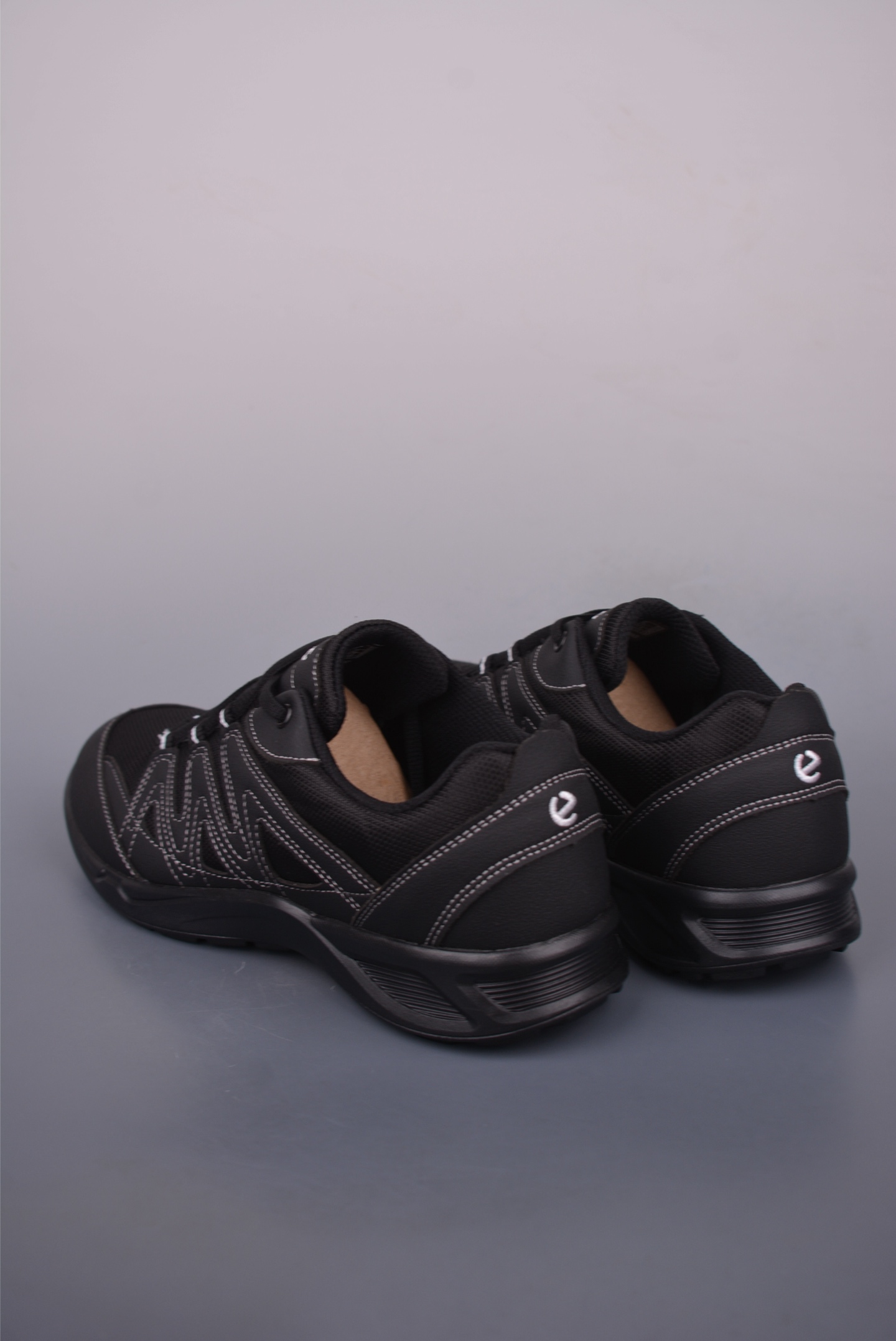 ECCO Men's Lightweight Leather Sneakers - Stylish Comfort for Everyday Wear 2 i1751148521497 3280 0 1