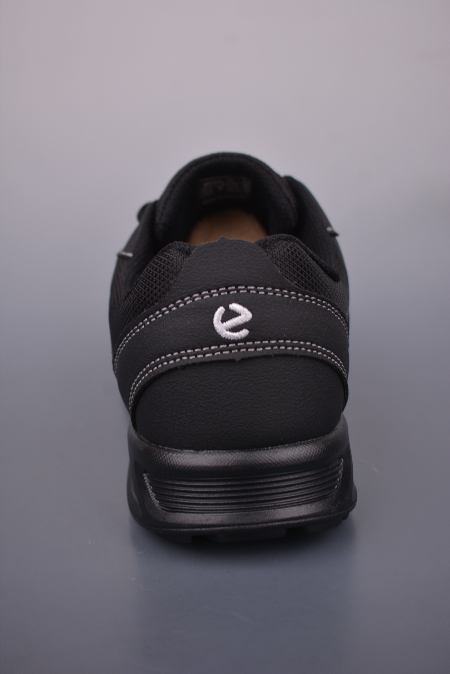 ECCO Men's Lightweight Leather Sneakers - Stylish Comfort for Everyday Wear 4 i1751148521550 2102 0 3