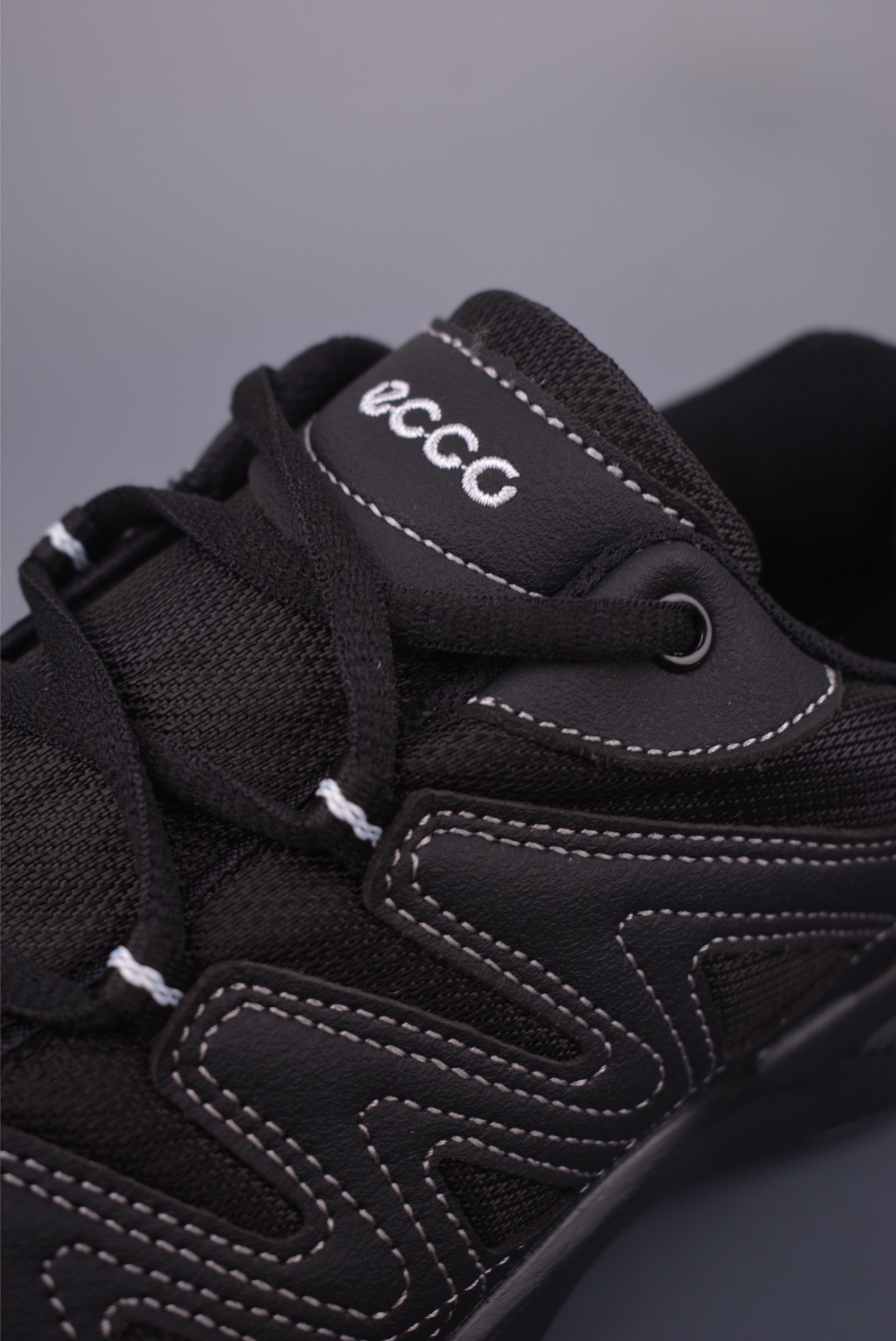 ECCO Men's Lightweight Leather Sneakers - Stylish Comfort for Everyday Wear 7 i1751148523031 4341 0 6