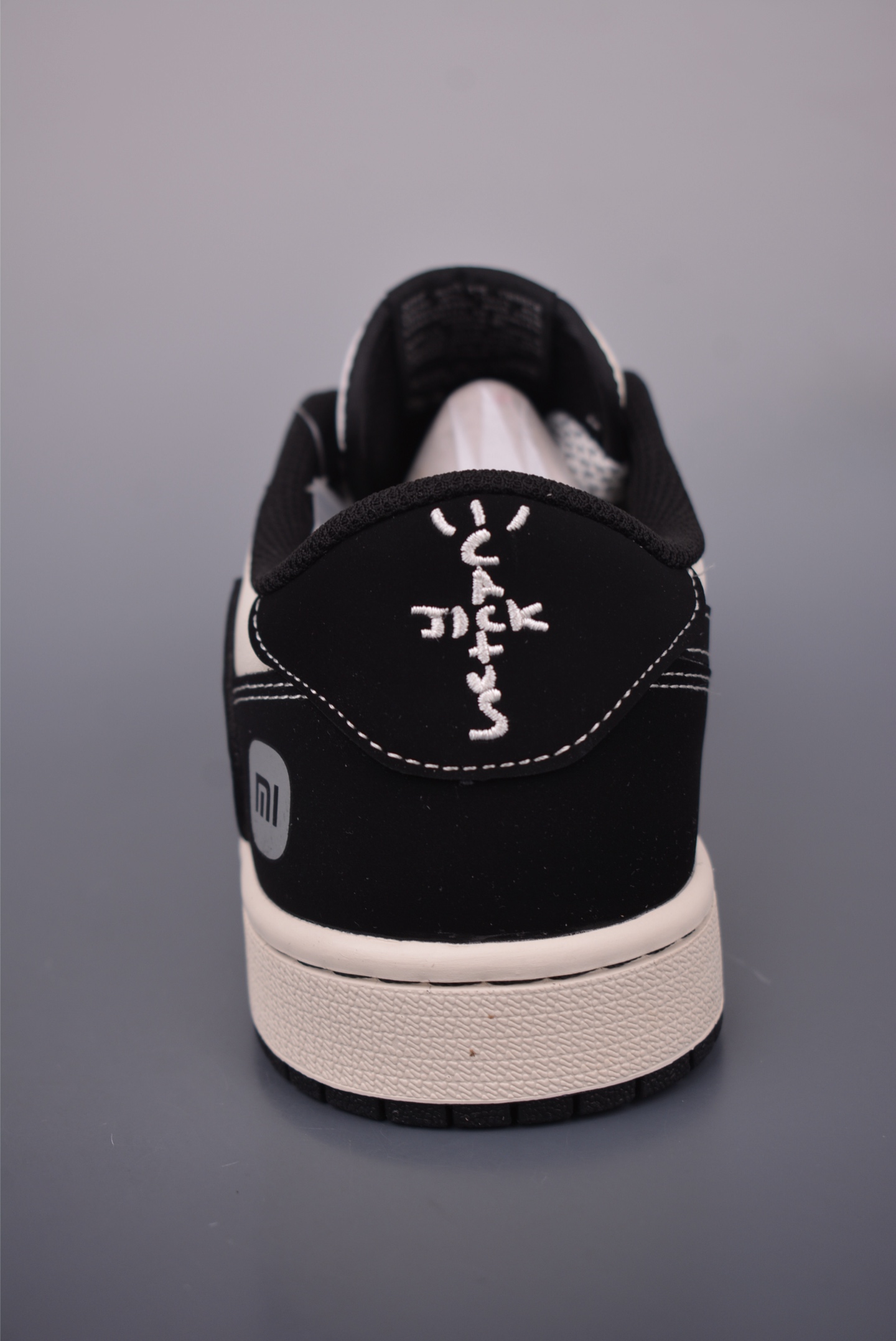 Fragment x Travis Scott x Xiaomi SU7 Air Jordan 1 Low - Limited Edition 5 i1751149598951 6687 0 3