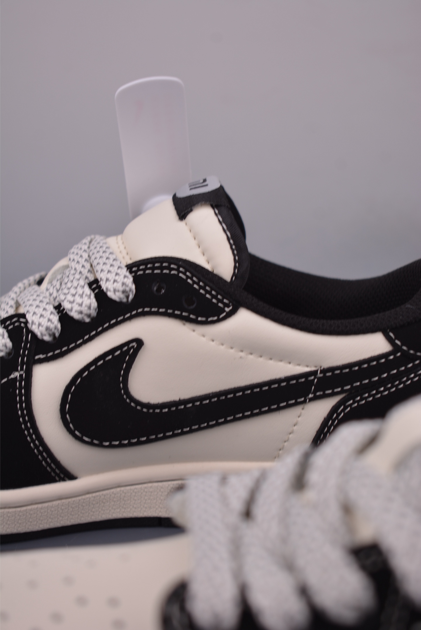 Fragment x Travis Scott x Xiaomi SU7 Air Jordan 1 Low - Limited Edition 9 i1751149598955 9426 0 7