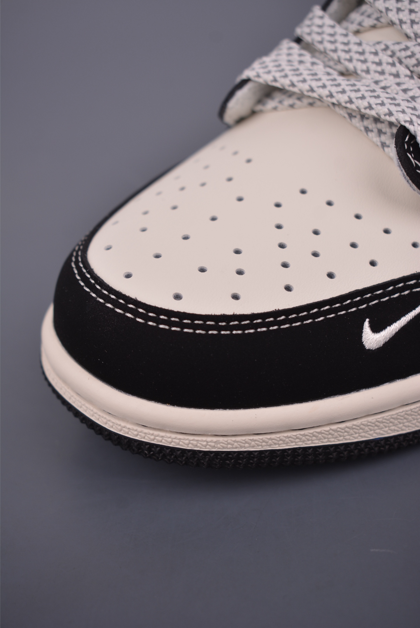 Fragment x Travis Scott x Xiaomi SU7 Air Jordan 1 Low - Limited Edition 7 i1751149599044 6937 0 5
