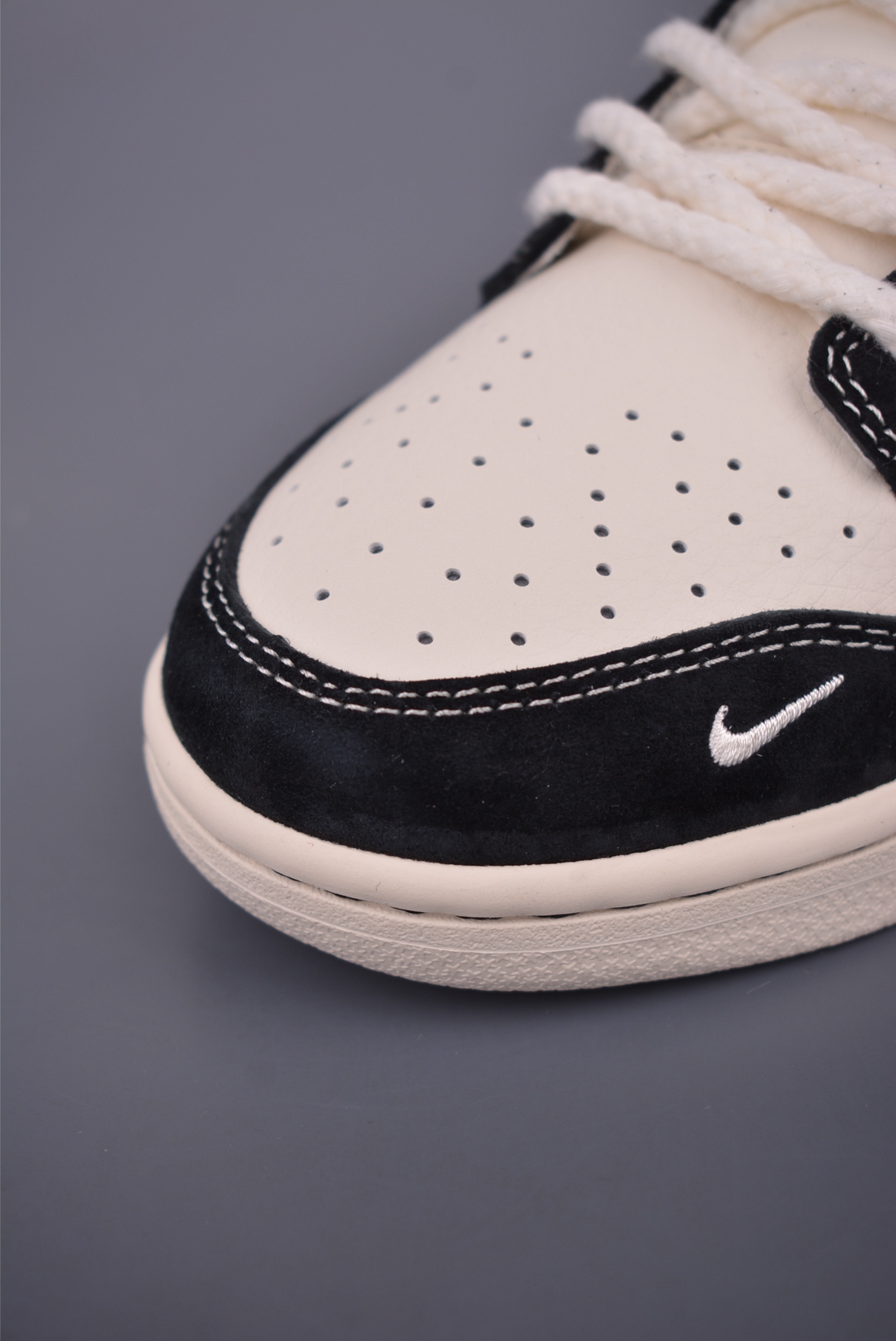 Nike SB Dunk Low DIY Sneakers - Premium Leather, Exclusive Design 6 i1751151344271 288 0 5