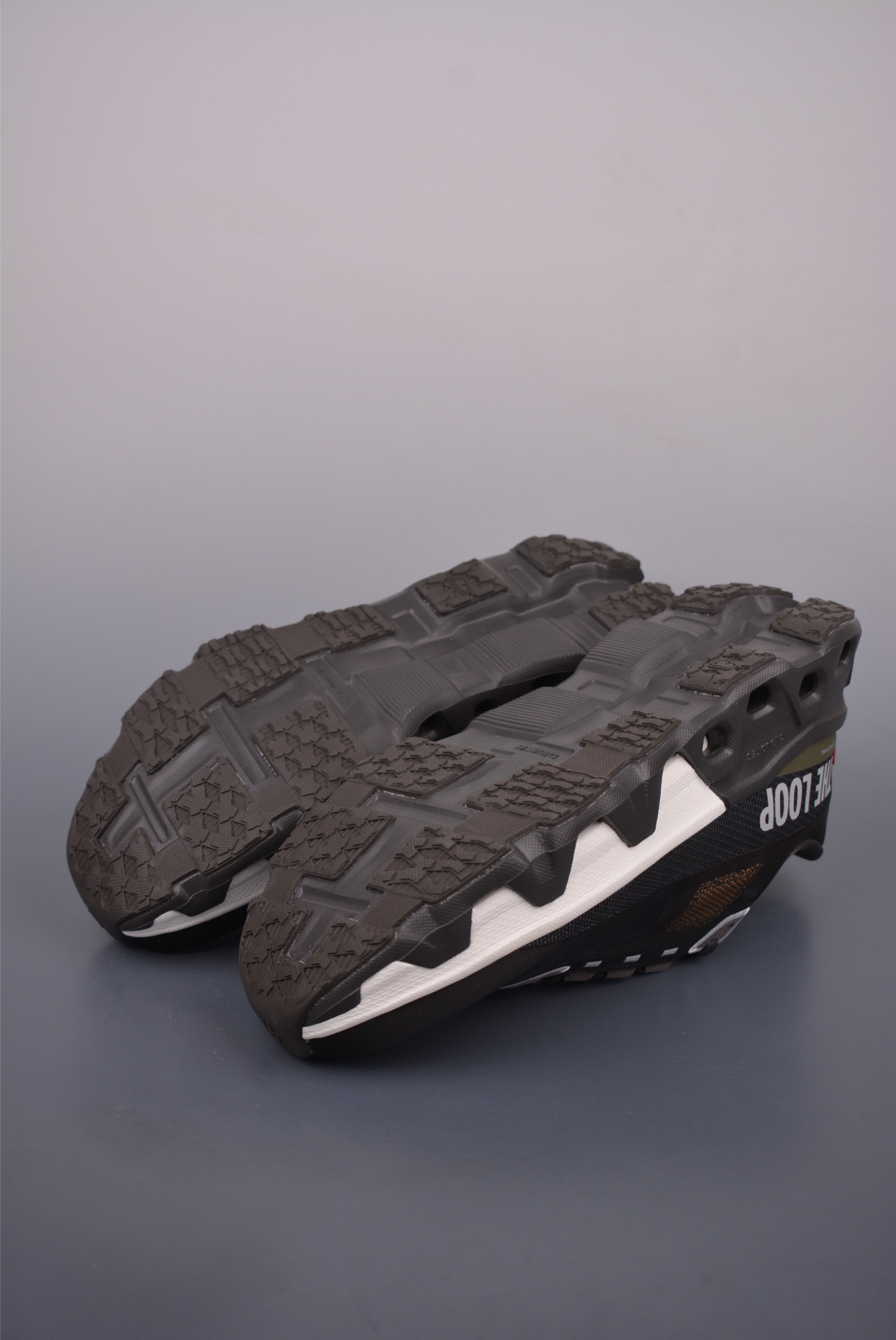 190 On昂跑 CloudMonster Hyper PLS TL 户外街头机能风跑步鞋 3MF10513328