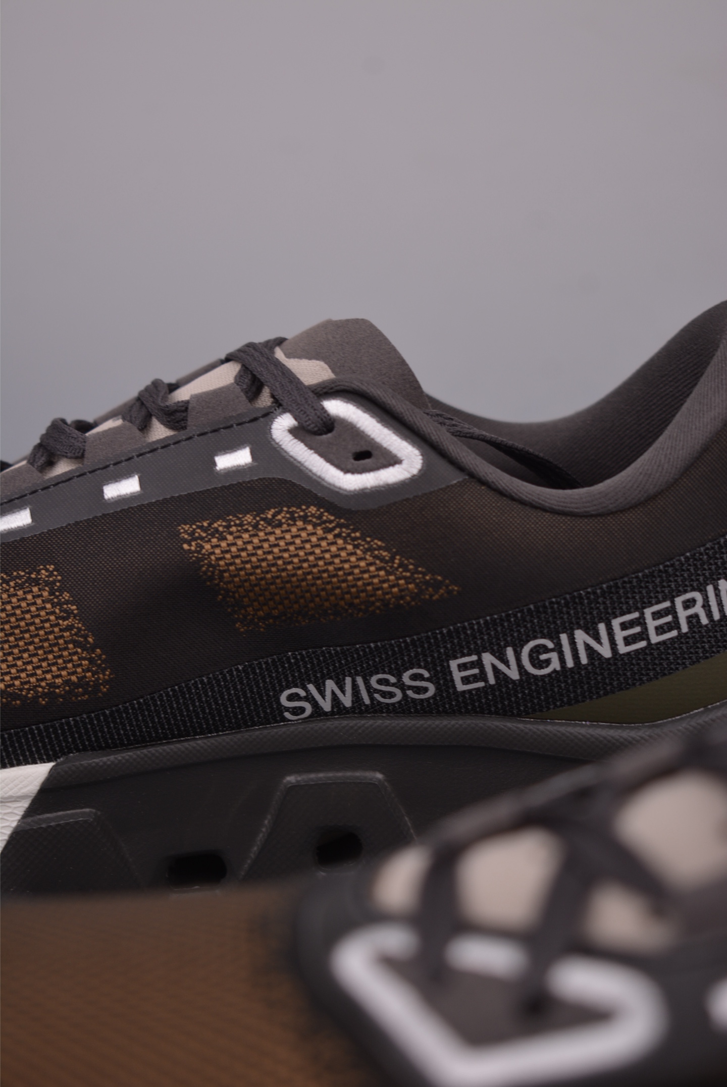 190 On昂跑 CloudMonster Hyper PLS TL 户外街头机能风跑步鞋 3MF10513328