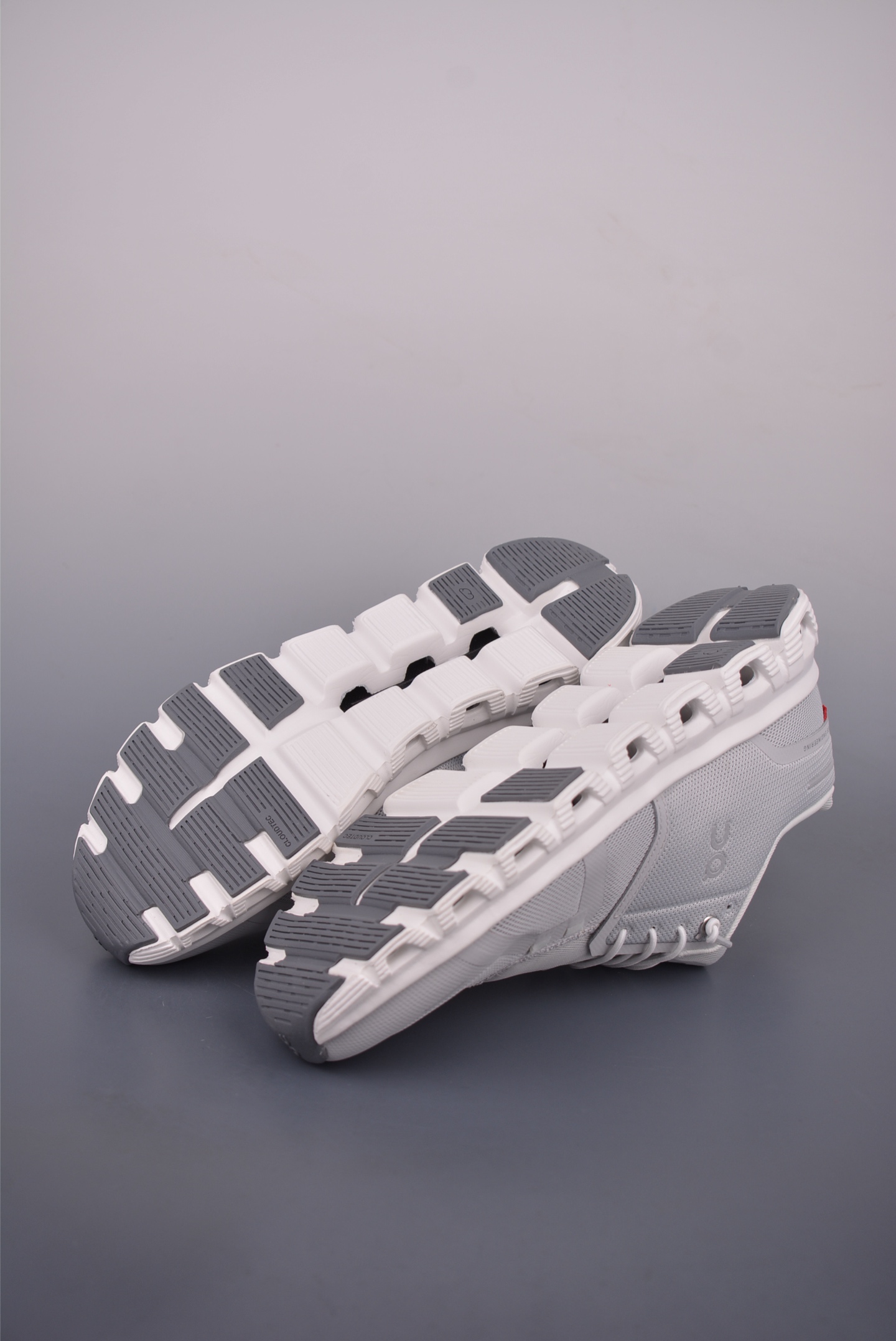 180 On昂跑 Cloudtilt 6 户外街头机能风跑步鞋 3MF10794