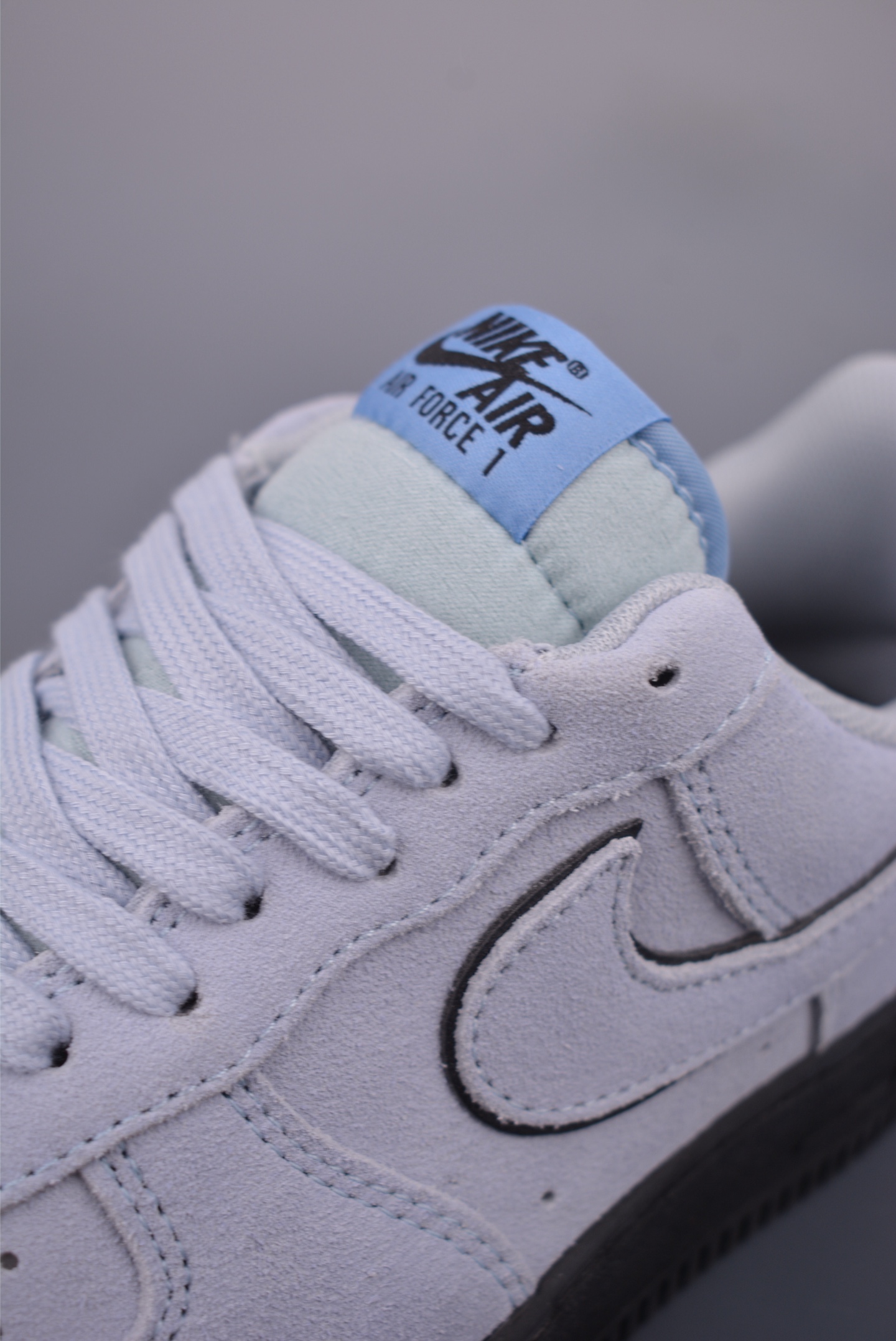 160 Nike Air Force 1 Low HQ1966-400