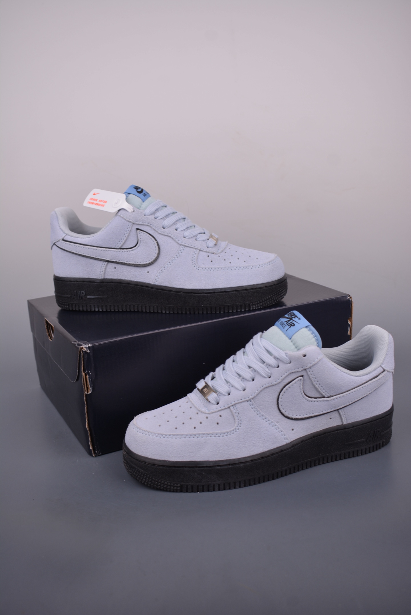 160 Nike Air Force 1 Low HQ1966-400