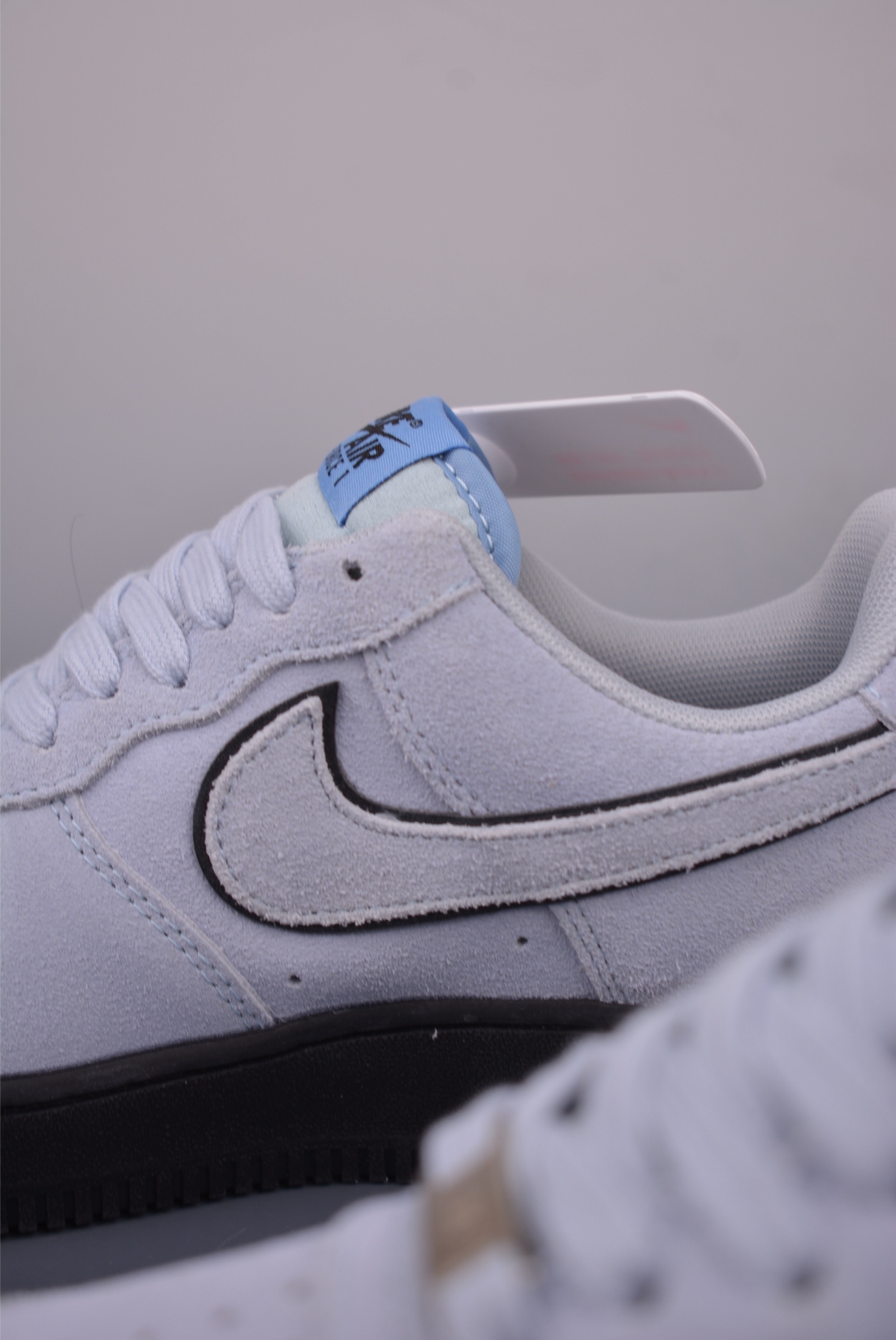 160 Nike Air Force 1 Low HQ1966-400