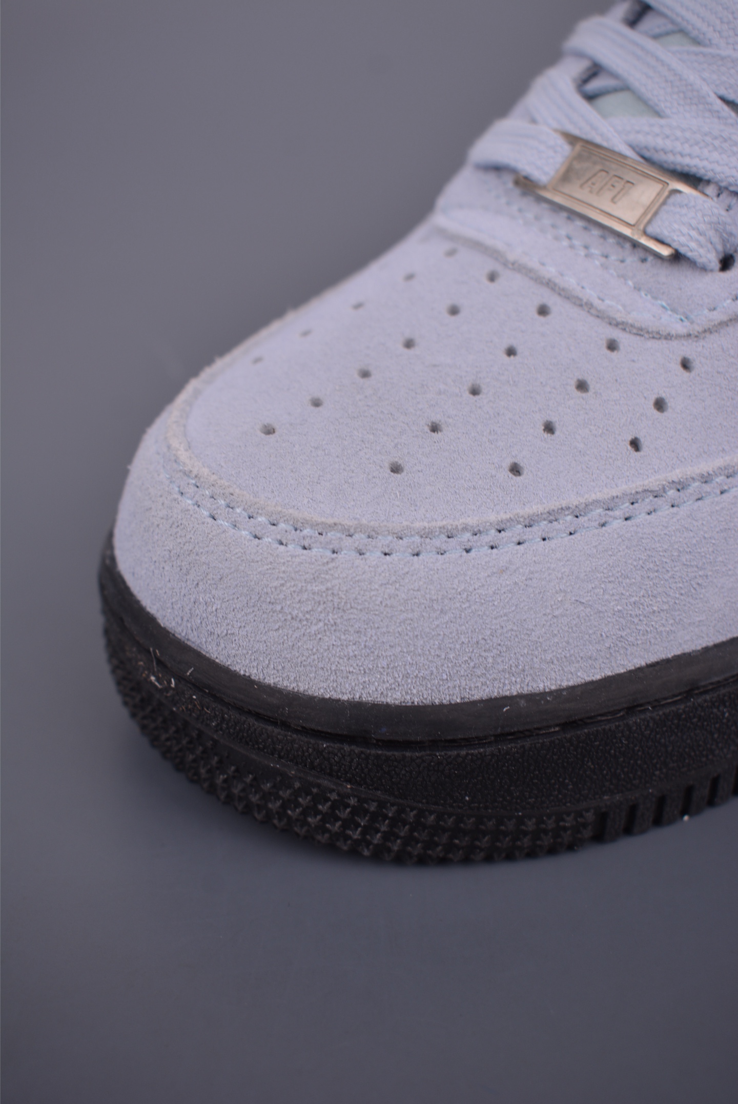 160 Nike Air Force 1 Low HQ1966-400