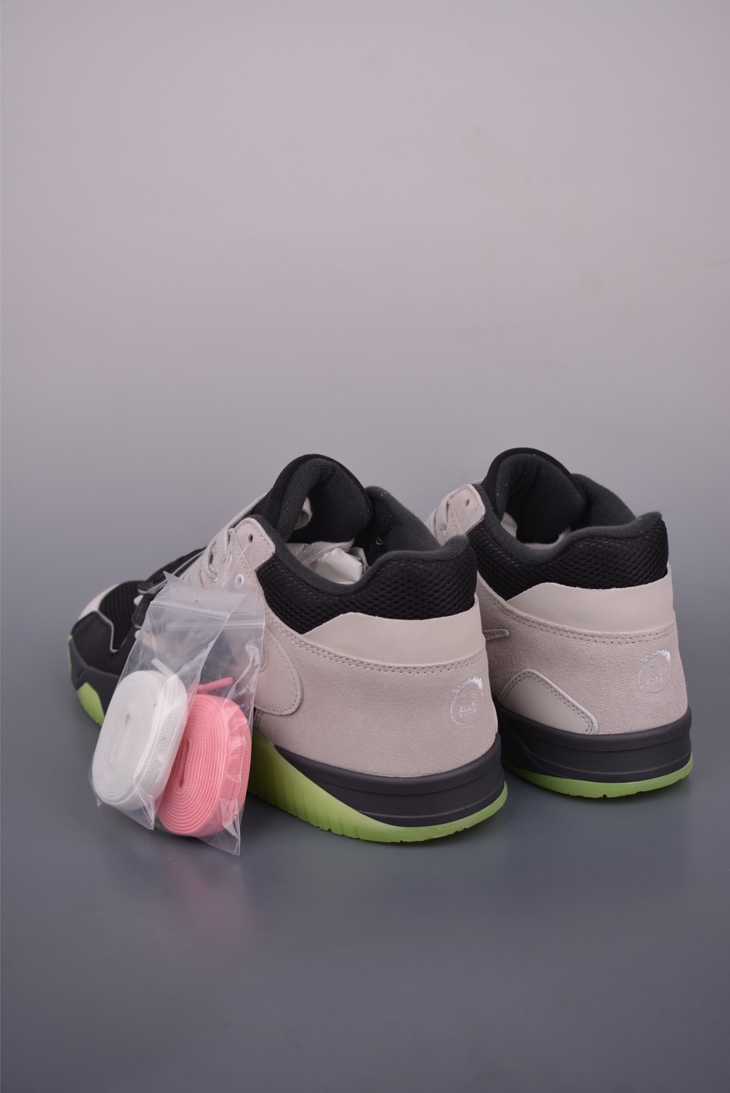 260 Travis Scott x Chase B x Jordan Jumpman Jack AJ4低帮 复刻麂皮黑灰绿 夜光底 IH7971-001