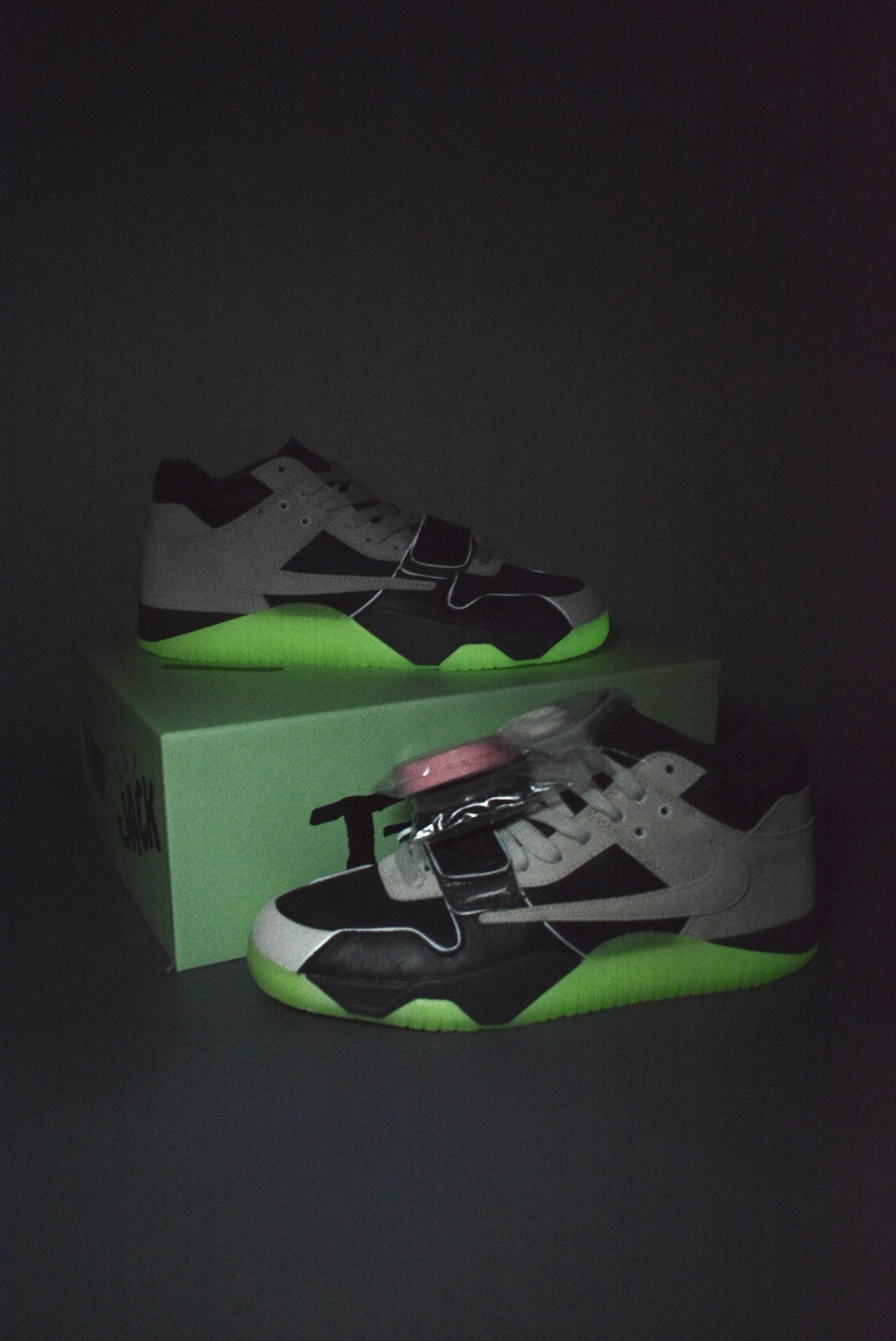 260 Travis Scott x Chase B x Jordan Jumpman Jack AJ4低帮 复刻麂皮黑灰绿 夜光底 IH7971-001