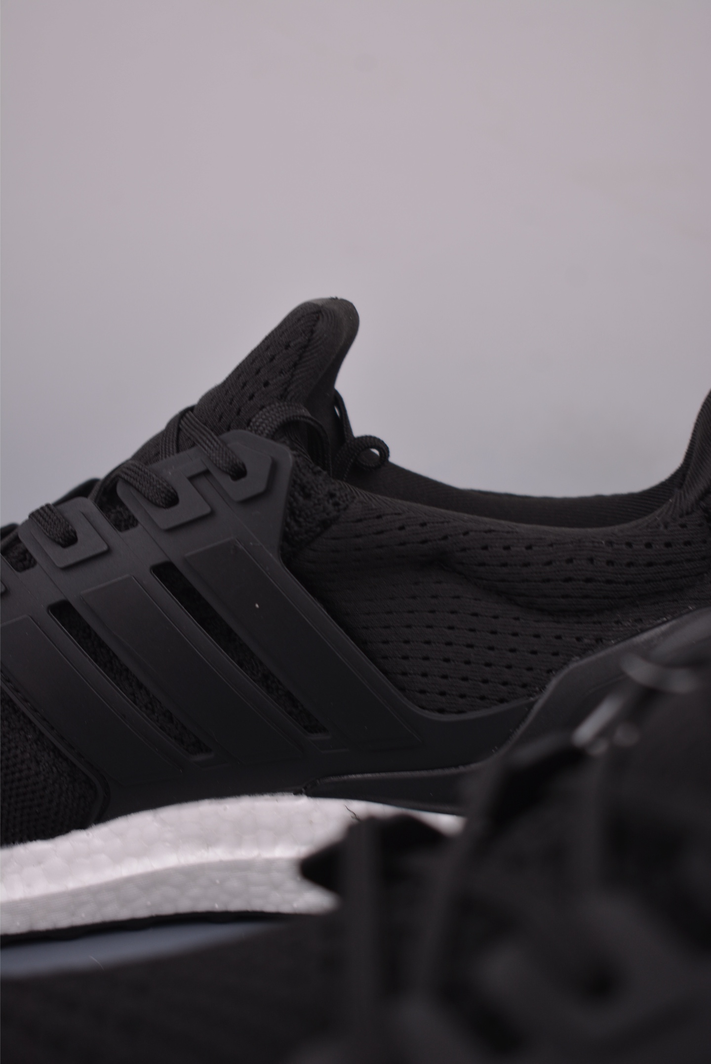 Adidas Ultraboost 1.0: Full-Length BOOST Cushioning, Reflective Details 9 i1751234841515 3980 0 7