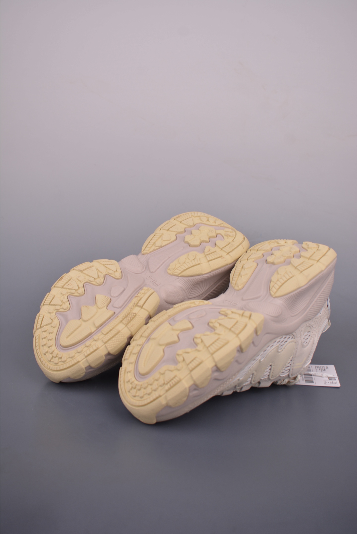 Fila Fusion Retro-Inspired Chunky Sneakers - Fashionable, Comfortable, and Durable 3 i1751317400053 7320 0 2