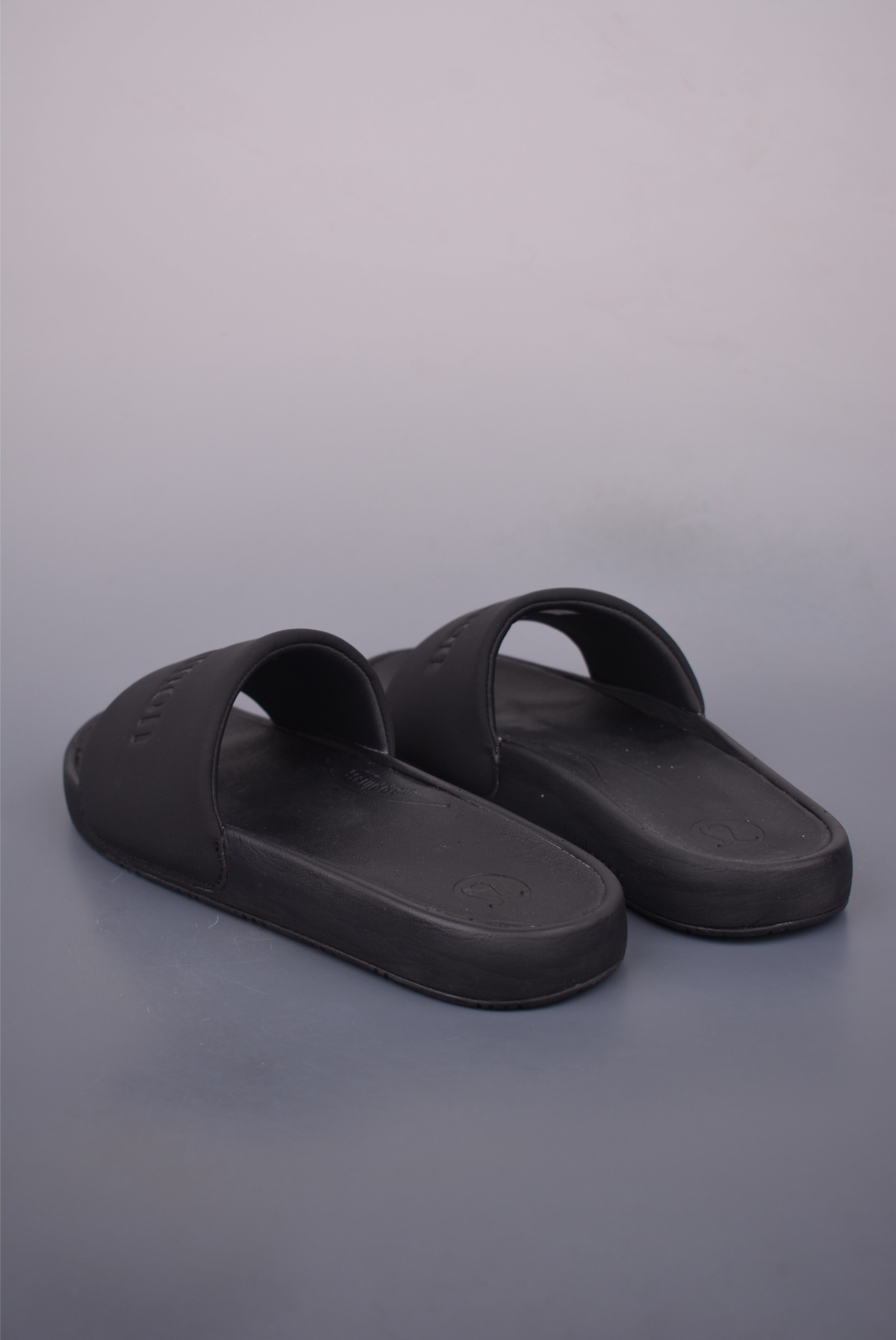Lululemon Restfeel Slide Lightweight Comfortable Anti-slip One-piece Sandals 2 i1751317482118 4755 0 1