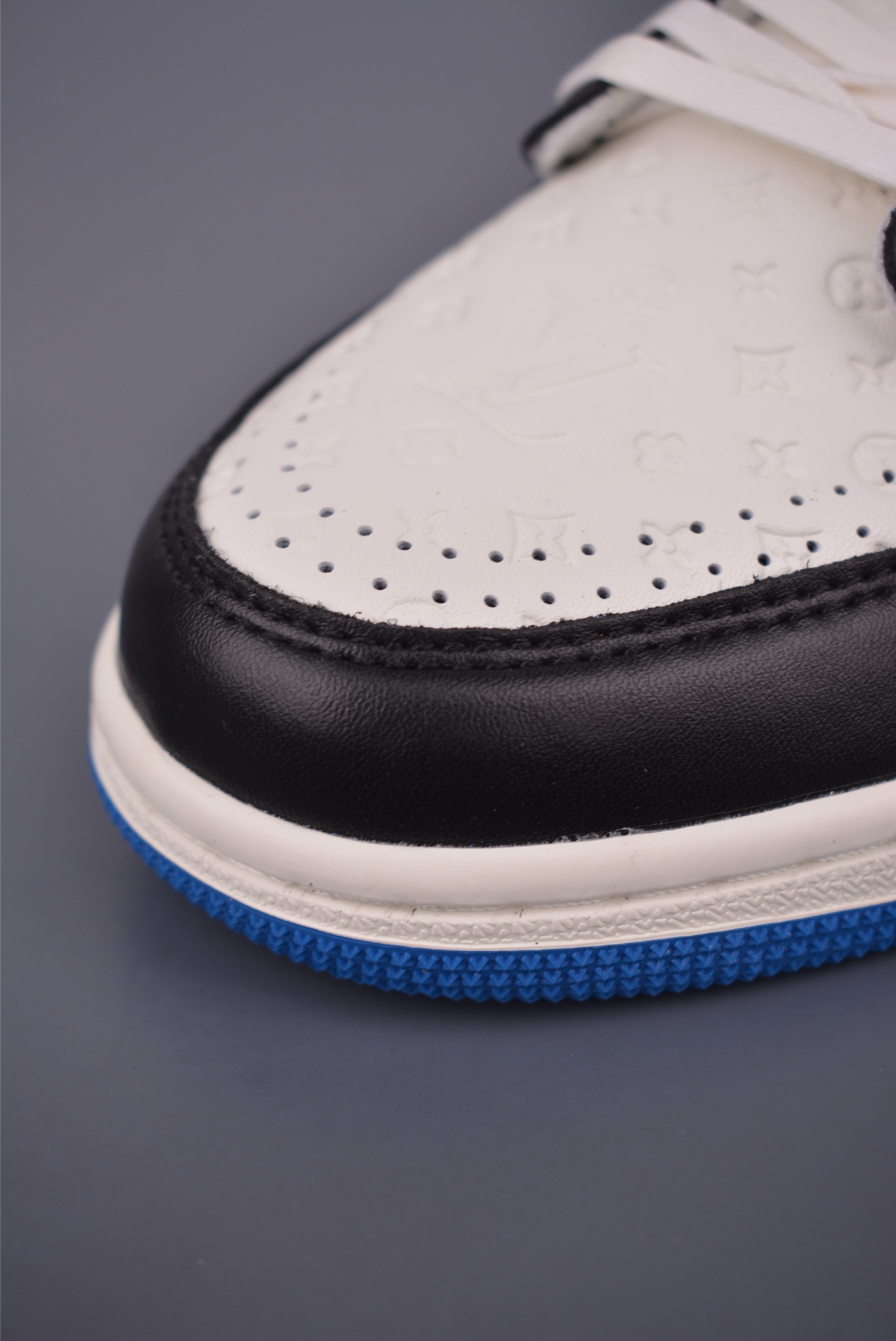 Louis Vuitton Trainer Sneaker Low Casual Athletic Shoes-Fashionable & Versatile 7 i1751323058398 7892 0 5