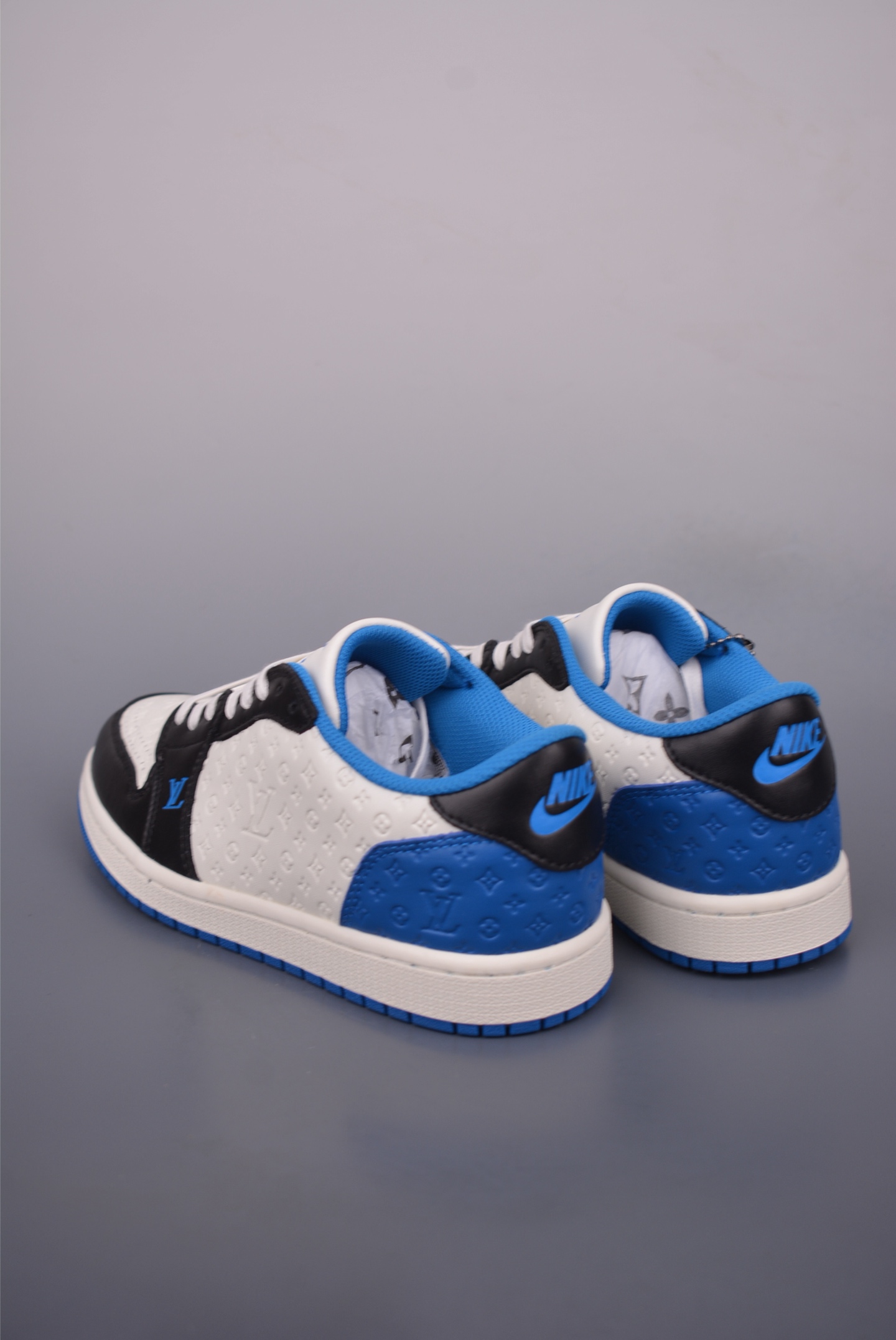 Louis Vuitton Trainer Sneaker Low Casual Athletic Shoes-Fashionable & Versatile 3 i1751323072443 1783 0 1