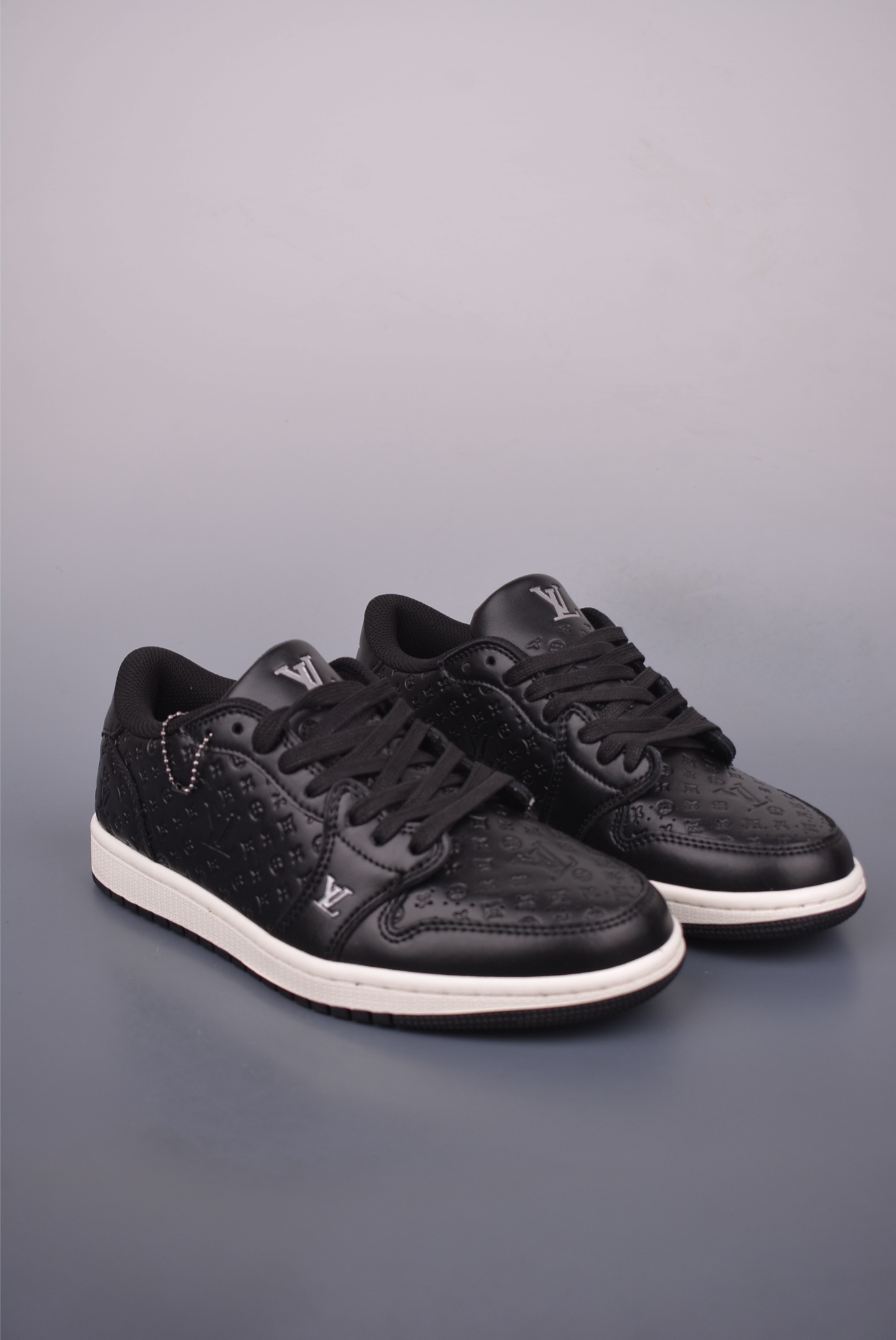 Louis Vuitton Trainer Sneaker Low Black Leather, Size 39-45 1 i1751323083691 8737 0 0