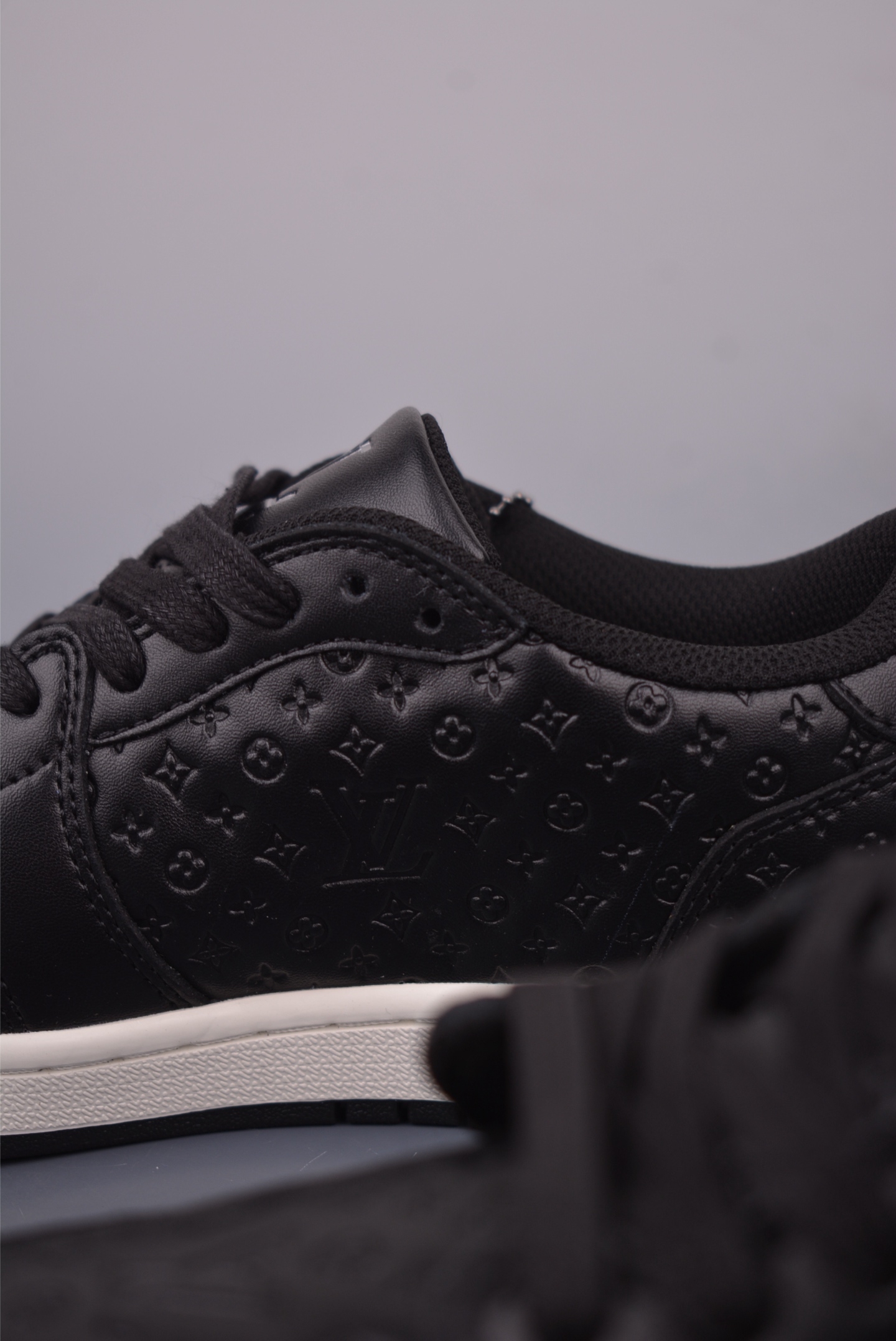 Louis Vuitton Trainer Sneaker Low Black Leather, Size 39-45 8 i1751323083731 2142 0 7