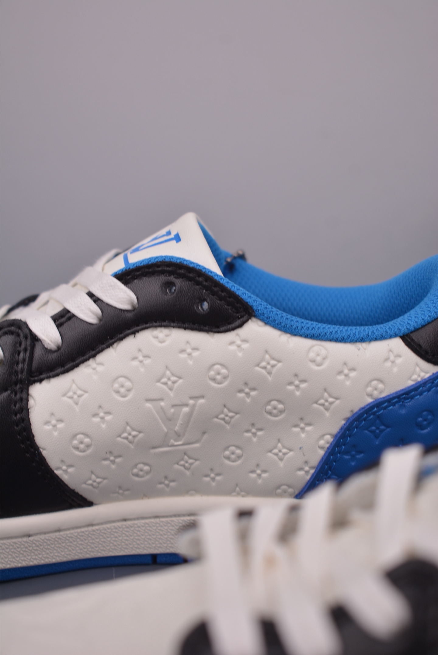 Louis Vuitton Trainer Sneaker Low Casual Athletic Shoes-Fashionable & Versatile 9 i1751323086734 5986 0 7