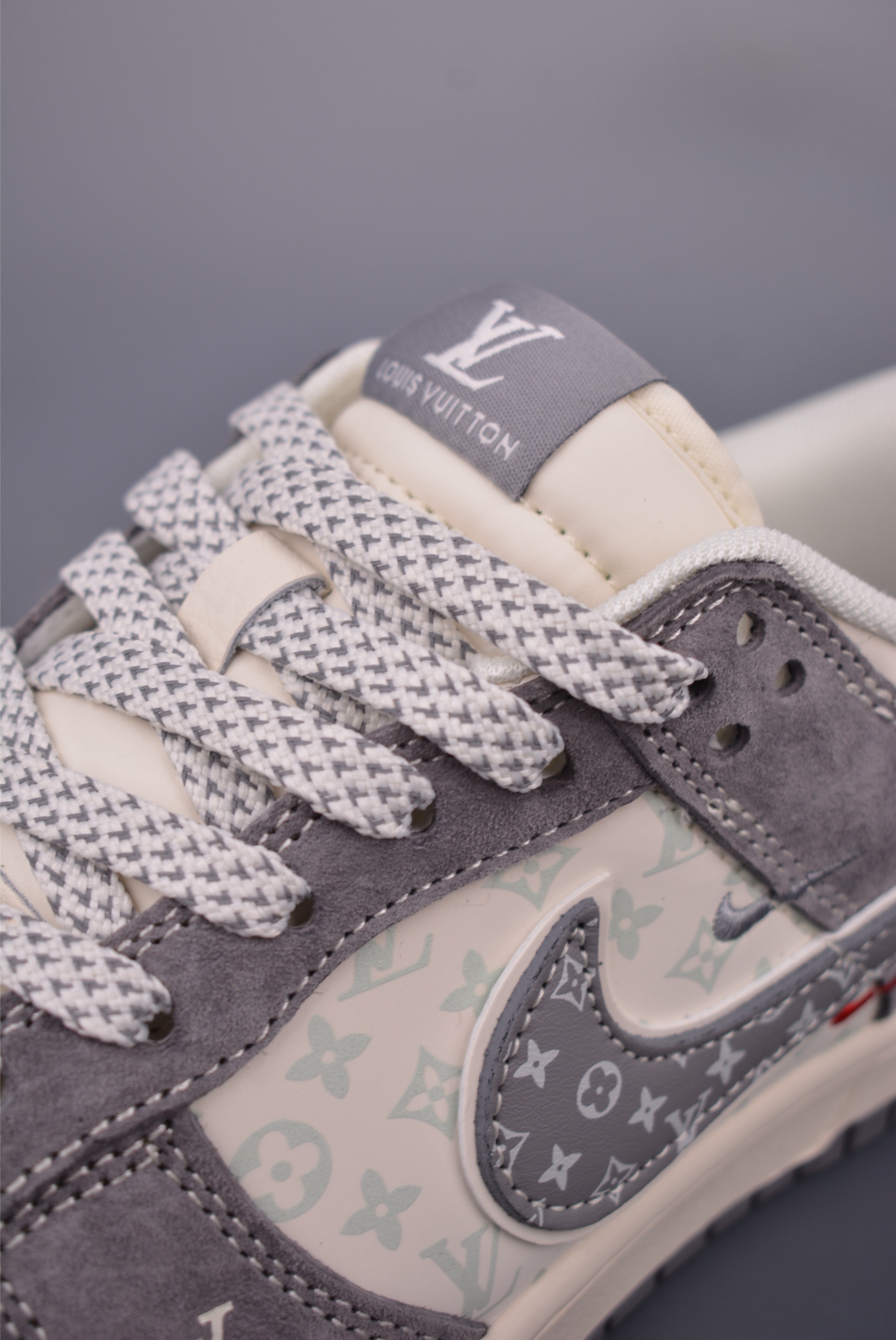 Nike SB Dunk Low Louis Vuitton Collaboration Premium Leather Sneakers 7 i1751324197397 3090 0 6