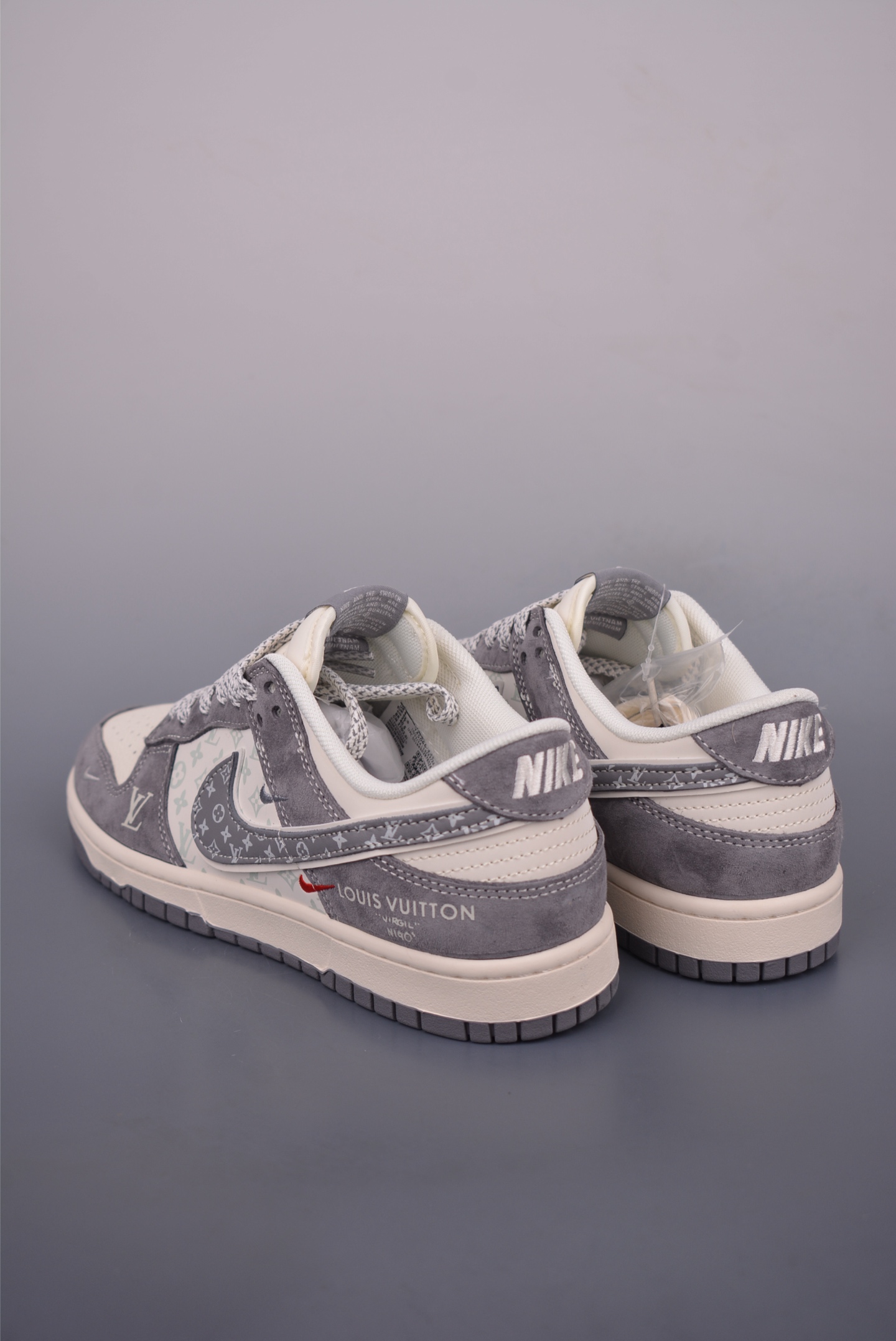 Nike SB Dunk Low Louis Vuitton Collaboration Premium Leather Sneakers 2 i1751324197512 347 0 1