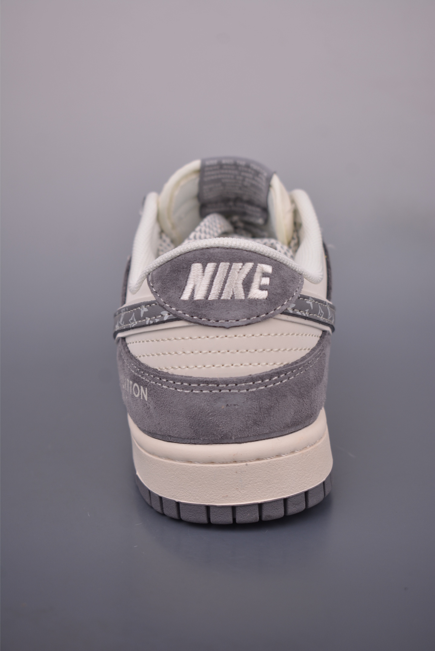 Nike SB Dunk Low Louis Vuitton Collaboration Premium Leather Sneakers 4 i1751324199495 9203 0 3