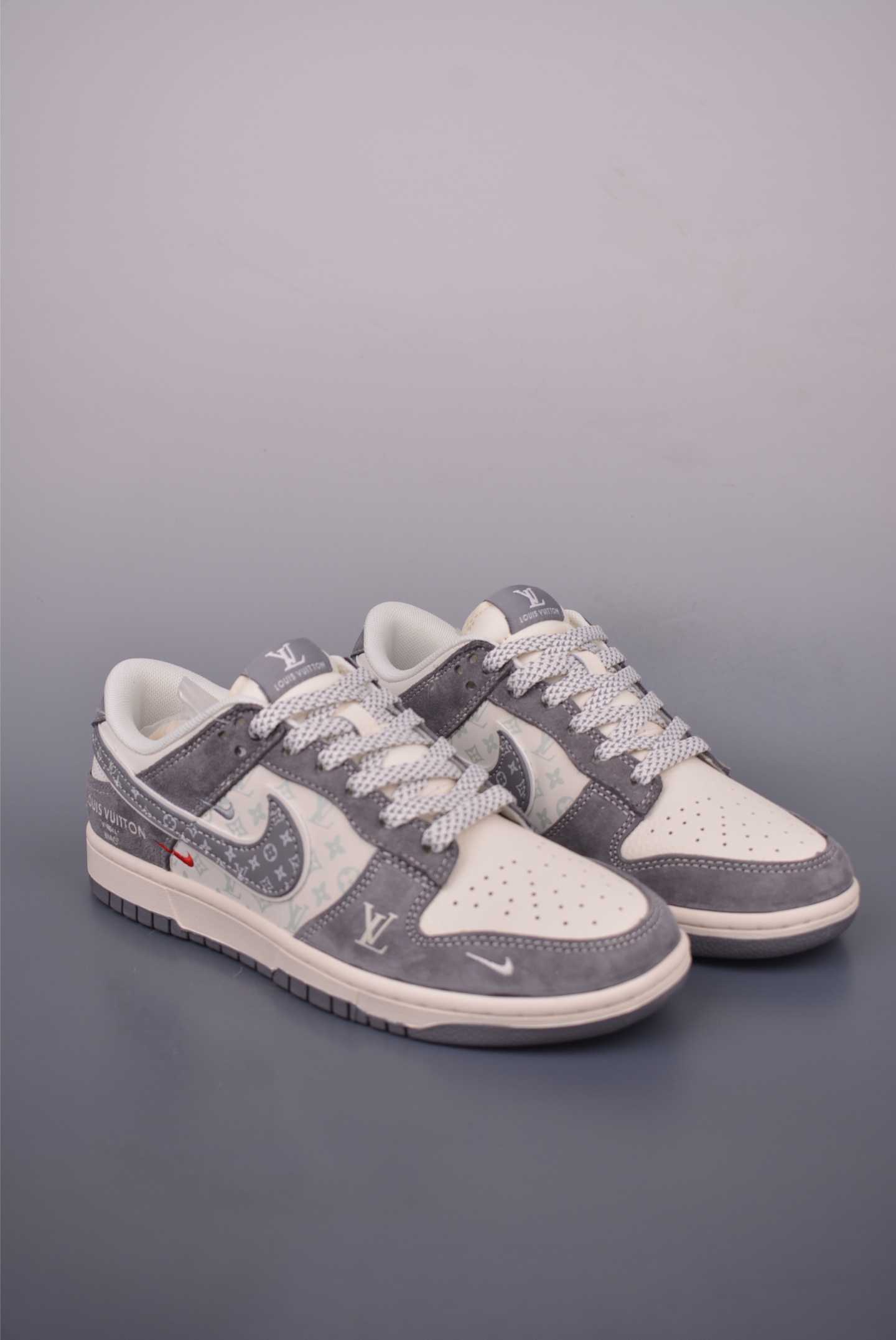 Nike SB Dunk Low Louis Vuitton Collaboration Premium Leather Sneakers 1 i1751324199510 3494 0 0