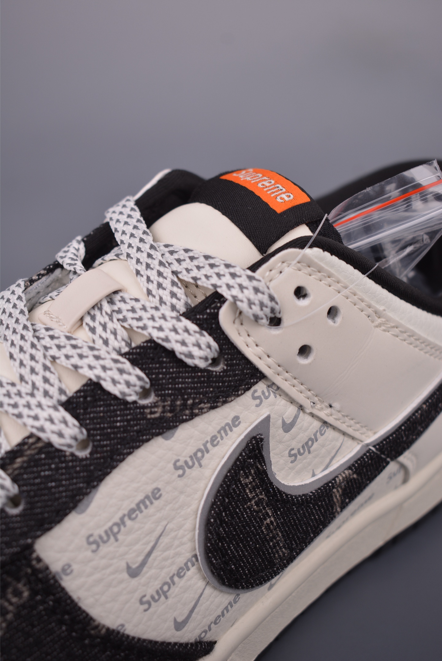 Nike SB Dunk Low Supreme Collab, Premium Leather, Original Design 8 i1751324270701 7702 0 6