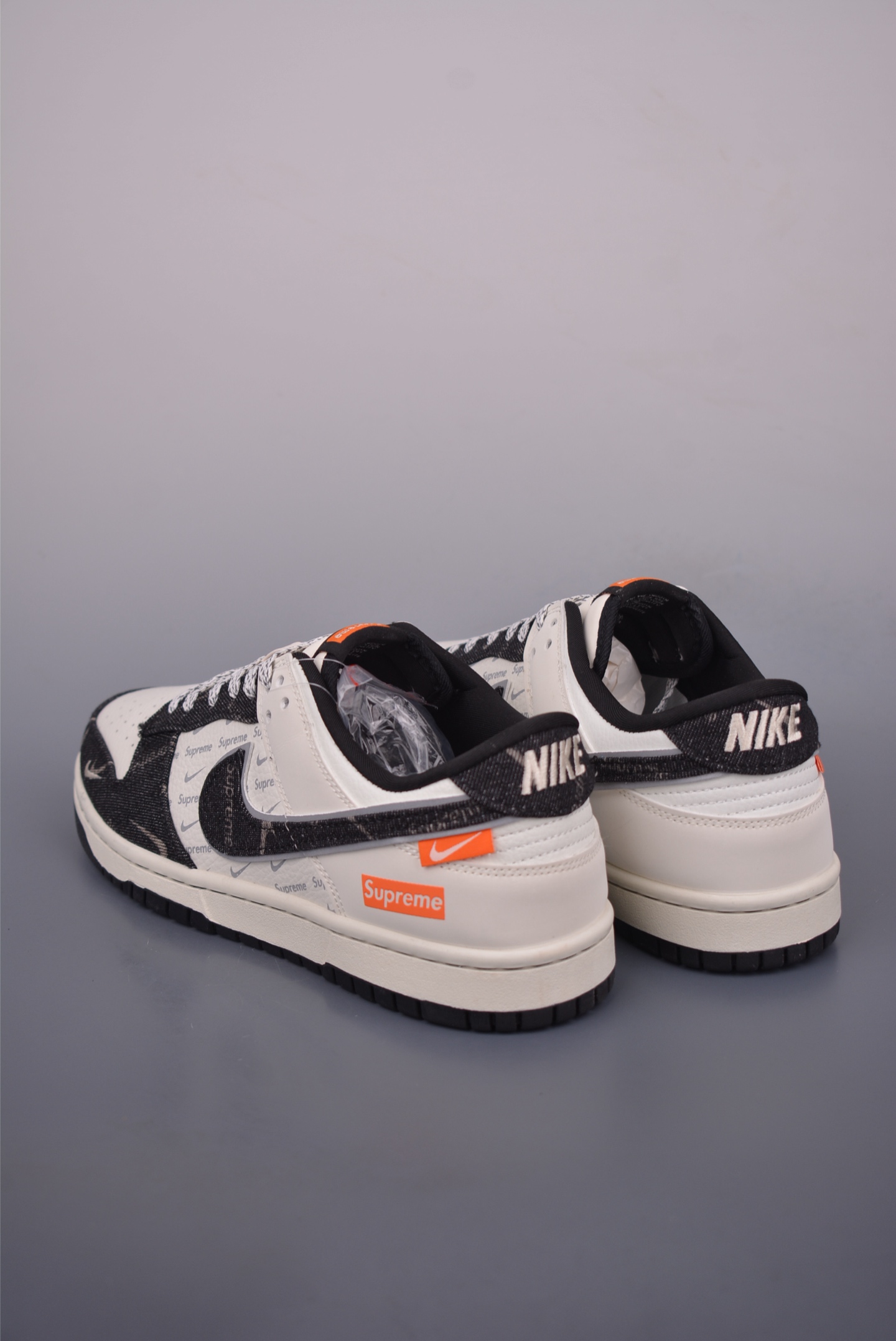 Nike SB Dunk Low Supreme Collab, Premium Leather, Original Design 3 i1751324270711 7345 0 1